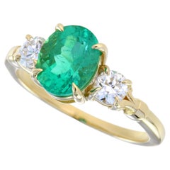 Oval Cut Colombian Emerald and Diamond Engagement Ring in 18K Yellow Gold