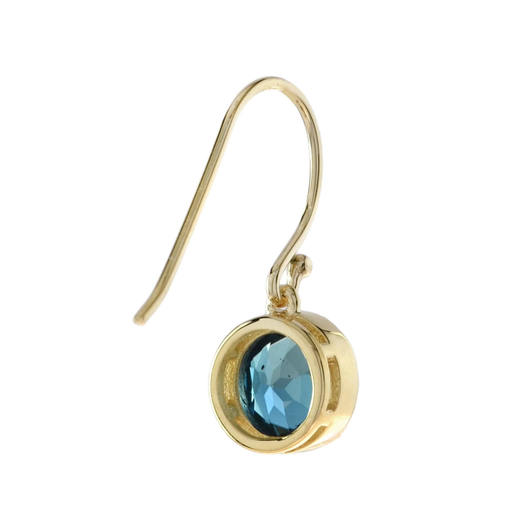 One Round London Blue Topaz Drop Earrings in 14K Yellow Gold In New Condition For Sale In Bangkok, TH