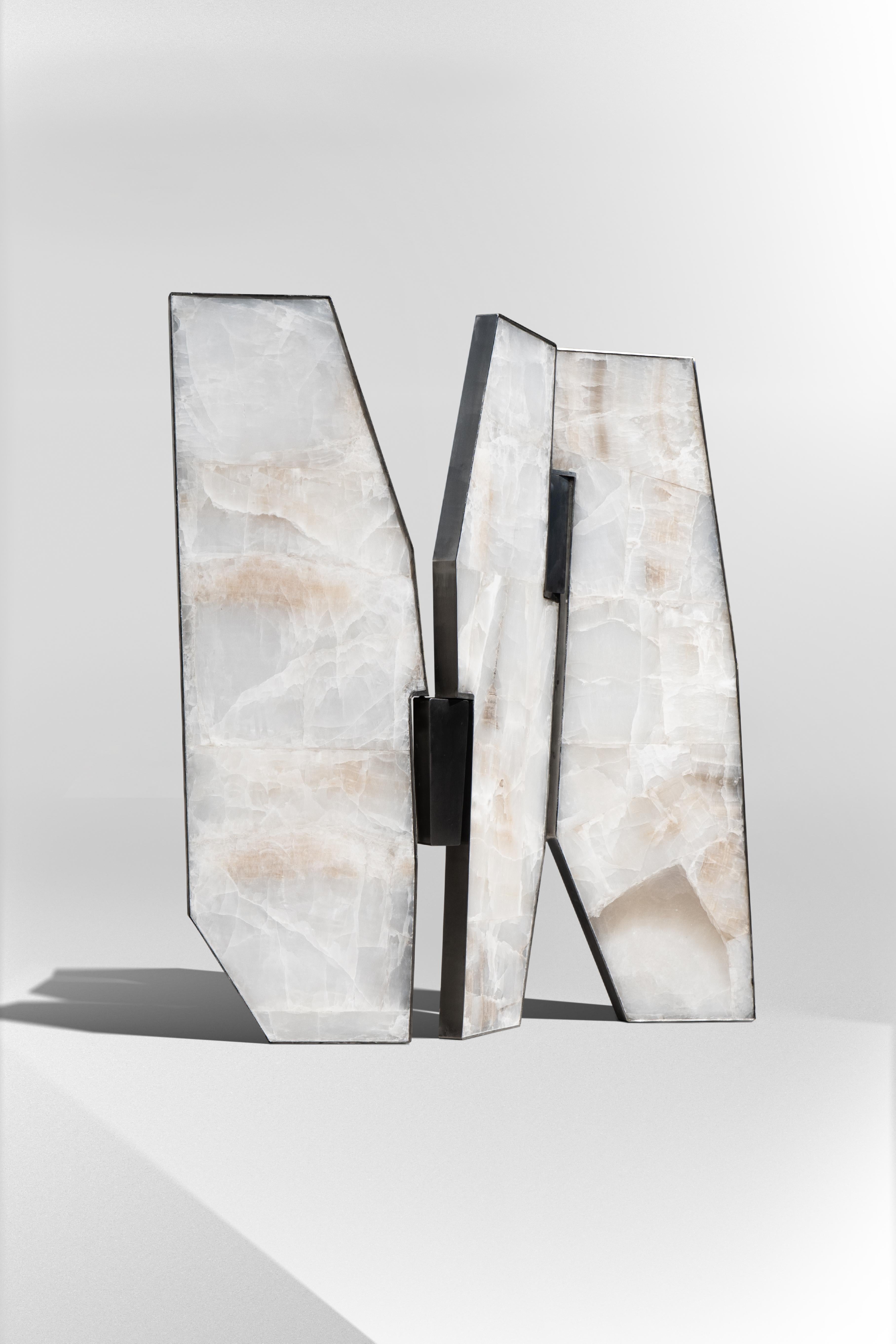 The Onyx Screen by Giampiero Tagliaferri
Limited Edition Of 8 Pieces
Dimensions: D 5 x W 175 x H 180 cm.
Materials: White onyx and steel.

Giampiero Tagliaferri is opening the doors of his new Studio to Galerie Philia for their first Los Angeles