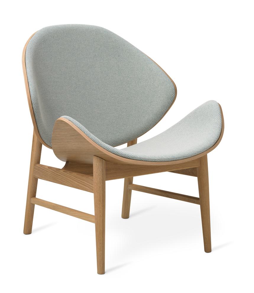 The Orange Chair Merit White Oiled Oak Light Cyan by Warm Nordic
Dimensions: D64 x W71 x H 78 cm
Material: Smoked solid oak base, Veneer seat and back, Textile or leather upholstery
Weight: 9 kg
Also available in different colours, materials and