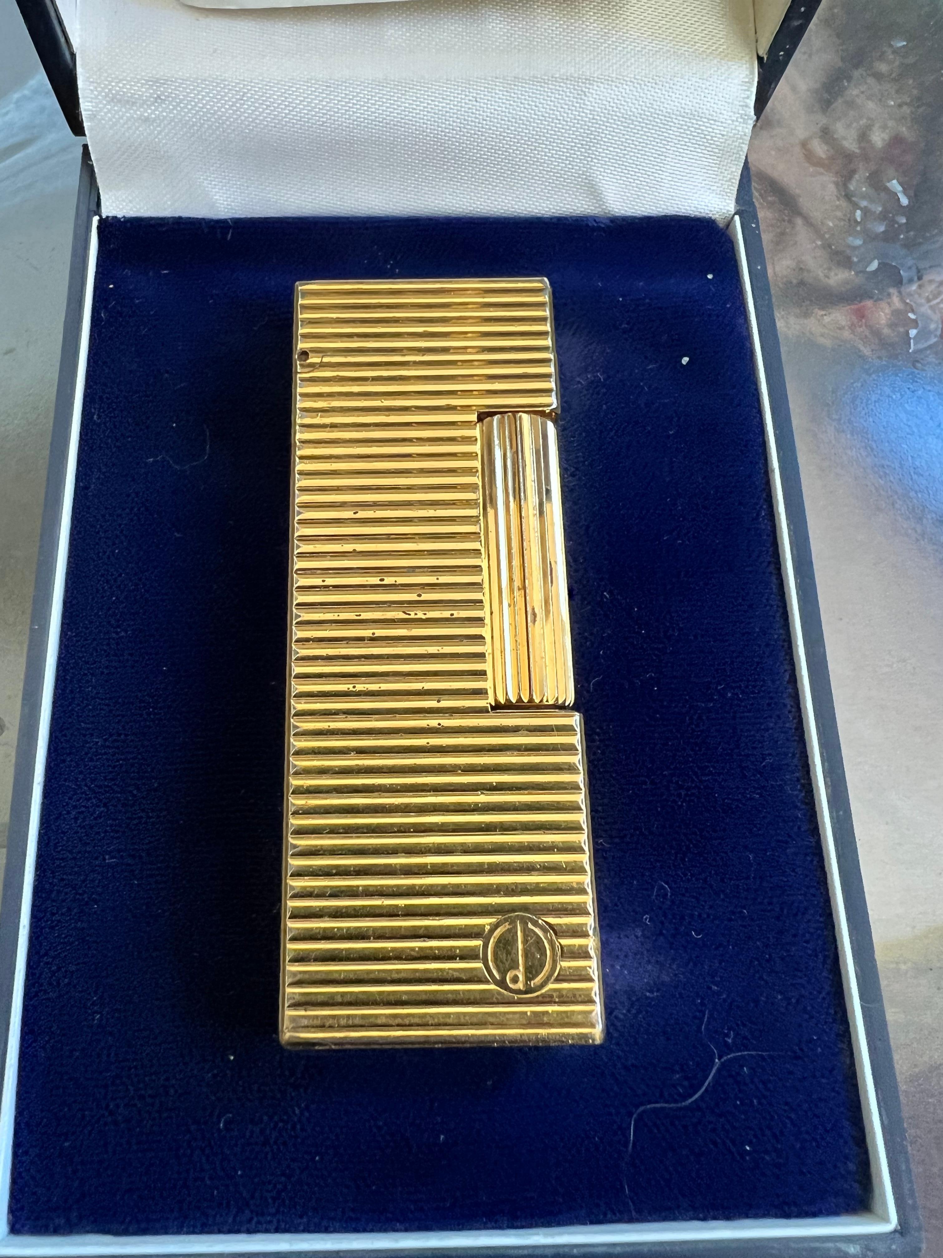 Art Deco The original “James Bond” rare & Iconic Vintage Dunhill Gold Swiss Lighter