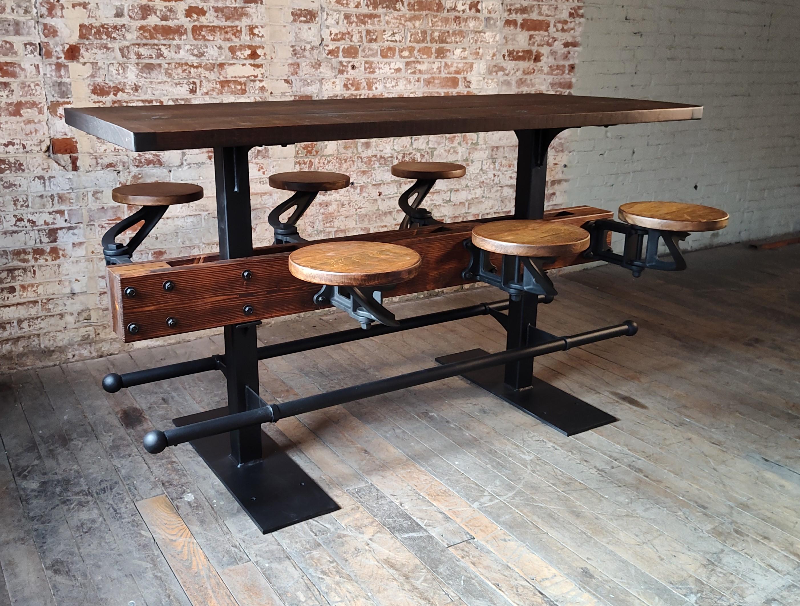 Gesamtabmessungen wie in der Auflistung gezeigt: 30″ x 72″ x 42″ hoch

MATERIALIEN: Stahl, Kiefer, Douglasie und Erle

Denken Sie daran, dass wir diese in jeder Größe und mit den meisten Materialien herstellen können. Wenn Sie also etwas Bestimmtes