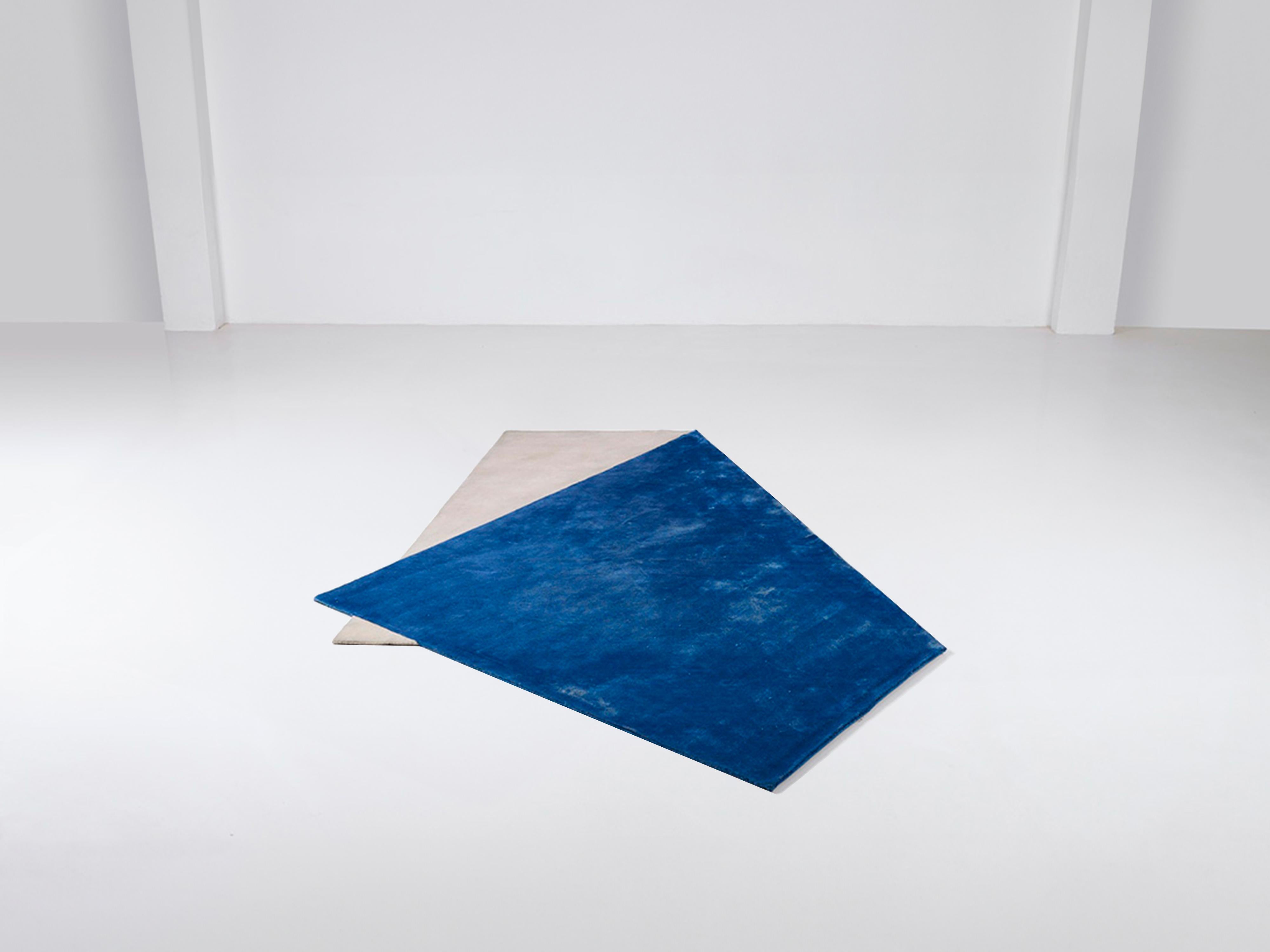 Materials: wool and bamboo silk

Colours: white and blue (also available in black and white)

For Paradisoterrestre Pierre Gonalons designed The Other Side collection inspired by the pleat, the reverse of things, the verso which is usually hidden, a