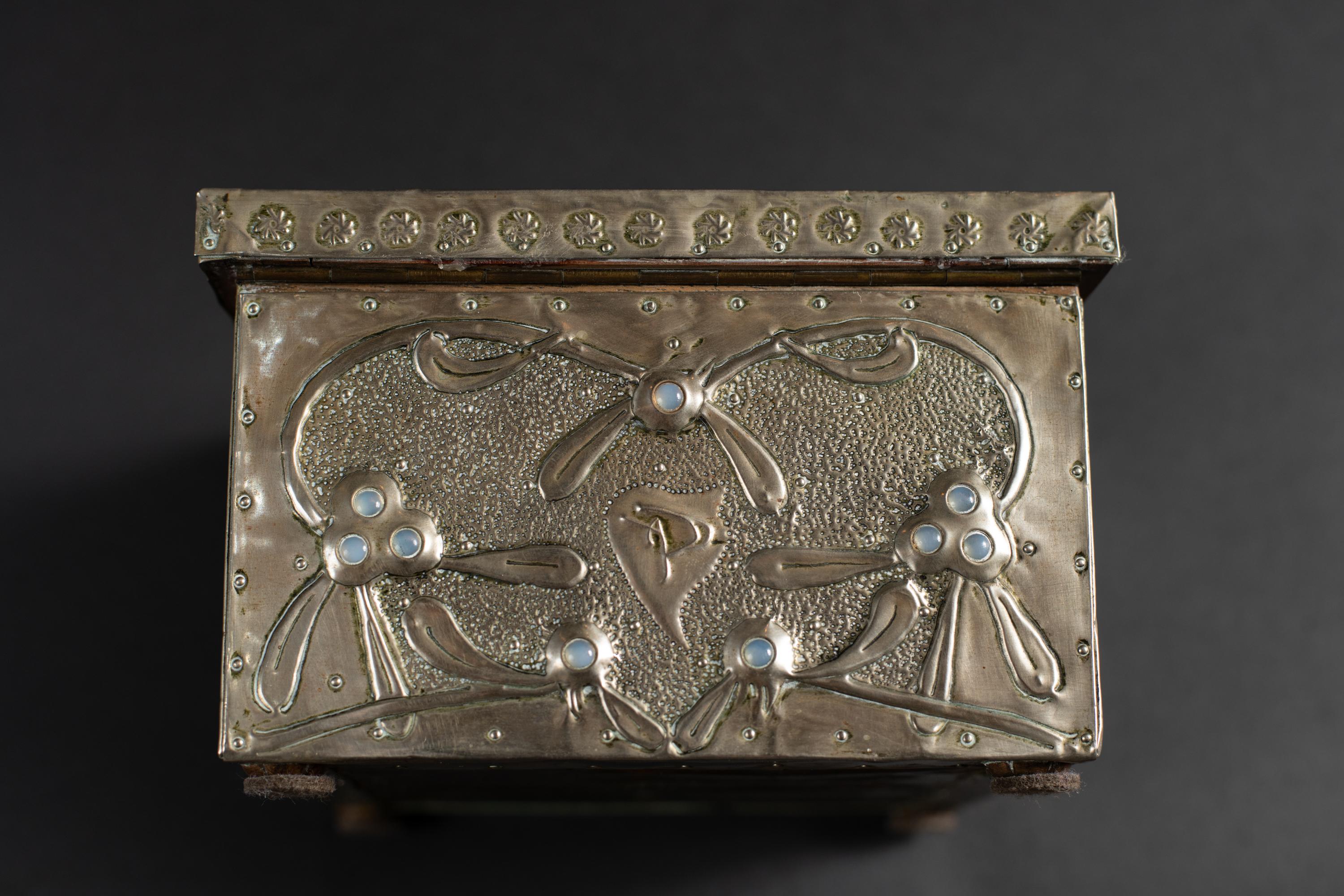 Glass Art Nouveau Owl Repoussé Box with Moonstones by Alfred Daguet For Sale