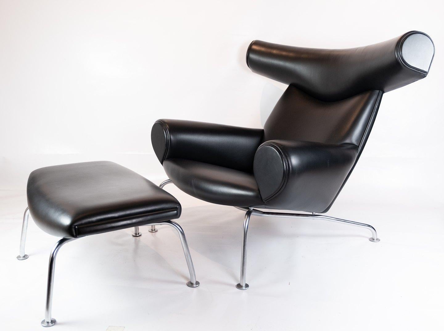 Ox Chair, Model EJ 100 Upholstered in Black Leather, by Hans J. Wegner 3