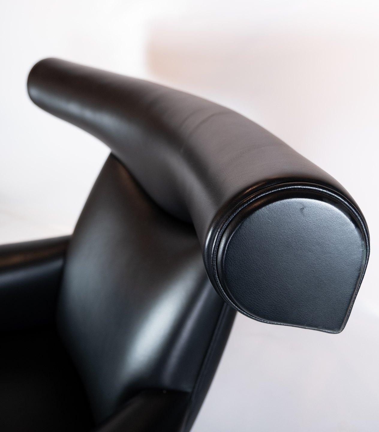 Scandinavian Modern Ox Chair, Model EJ 100 Upholstered in Black Leather, by Hans J. Wegner