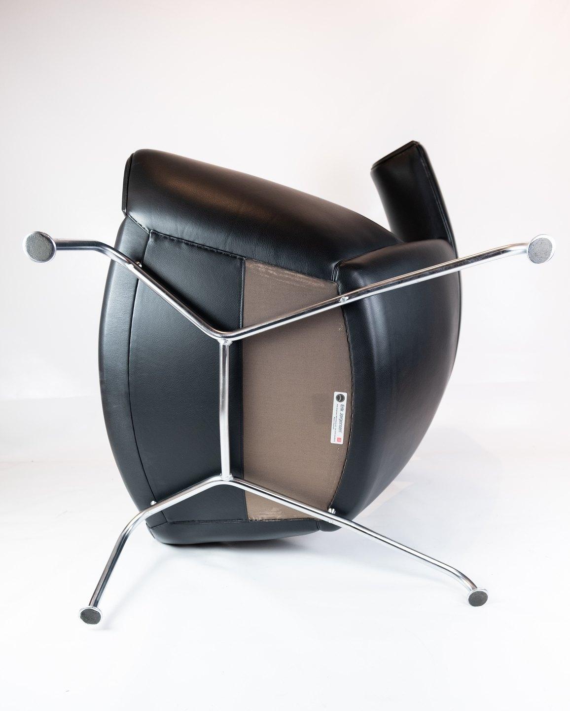 Ox Chair, Model EJ 100 Upholstered in Black Leather, by Hans J. Wegner 2