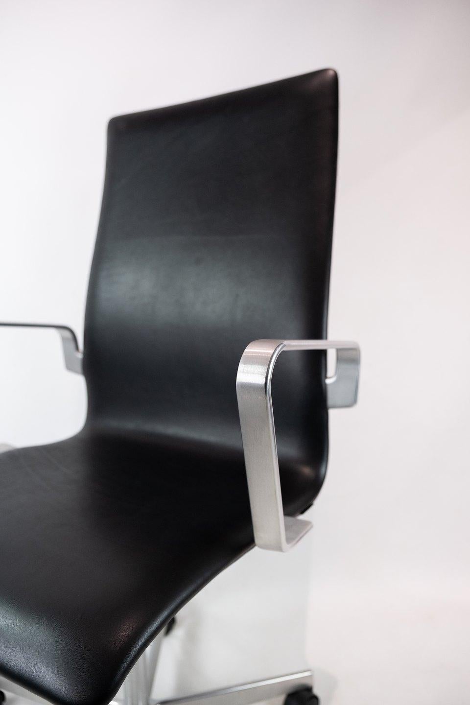Scandinavian Modern Oxford Classic Office Chair, Model 3293c, by Arne Jacobsen