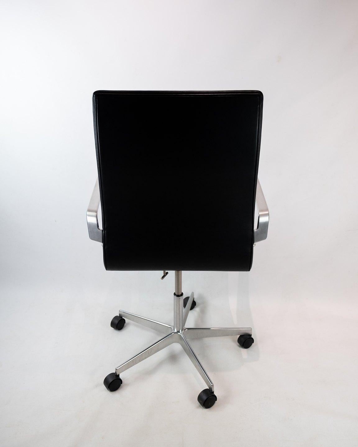 Oxford Classic Office Chair, Model 3293c, by Arne Jacobsen In Excellent Condition In Lejre, DK