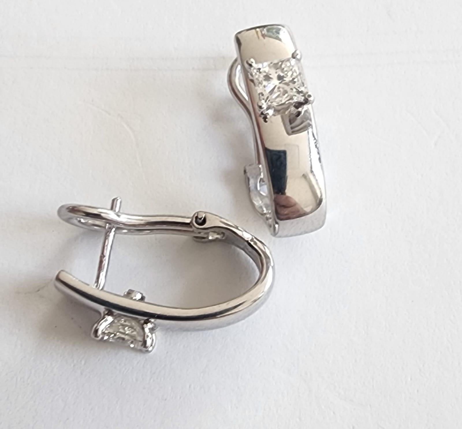The classic earring will ake your look special at any occasion
