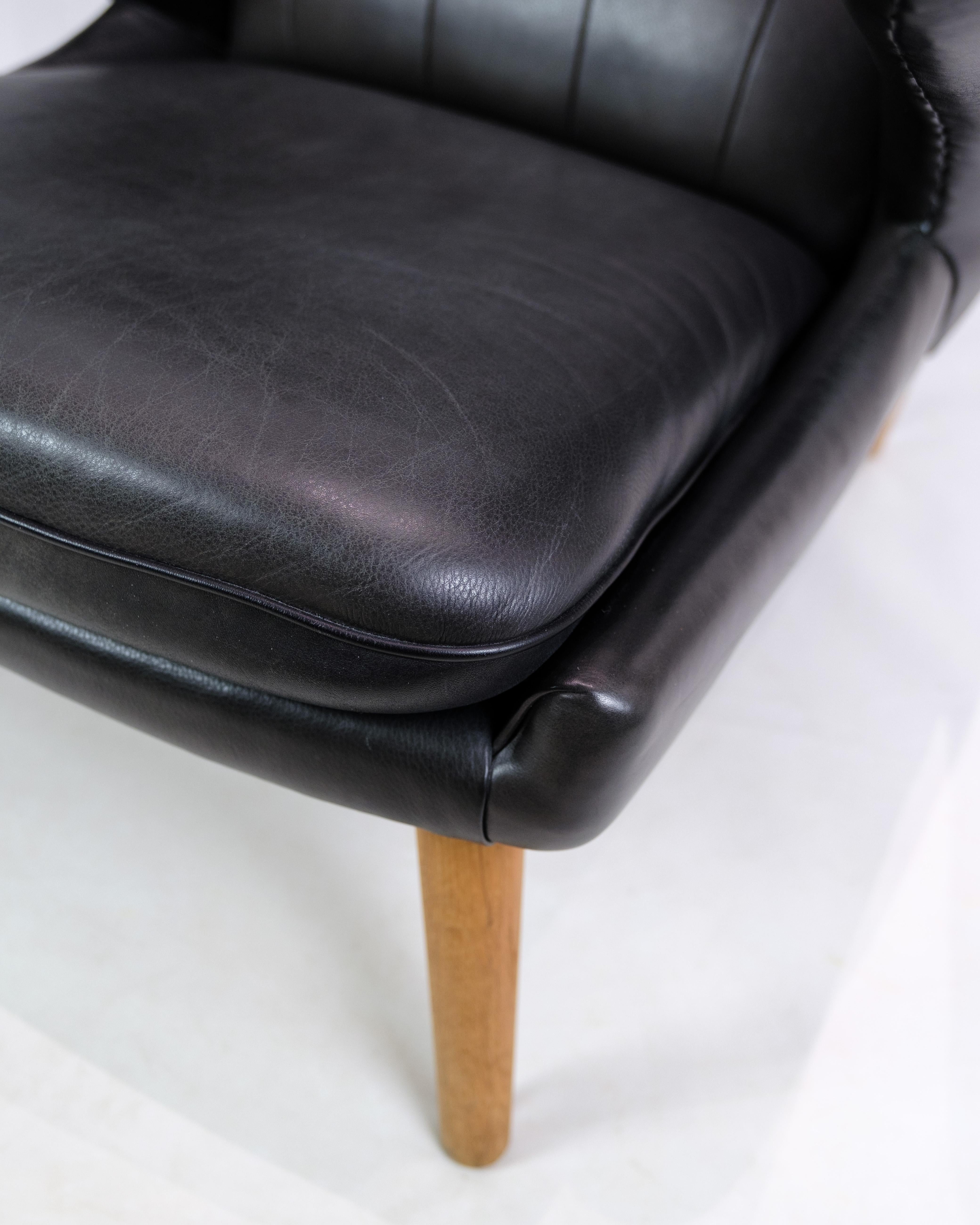 Der 1951 von Hans J. Wegner entworfene und von P.P. Møbler hergestellte Sessel, Modell AP 19, auch bekannt als 