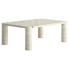 The Pauline : une table basse moderne en pierre avec pieds arrondis