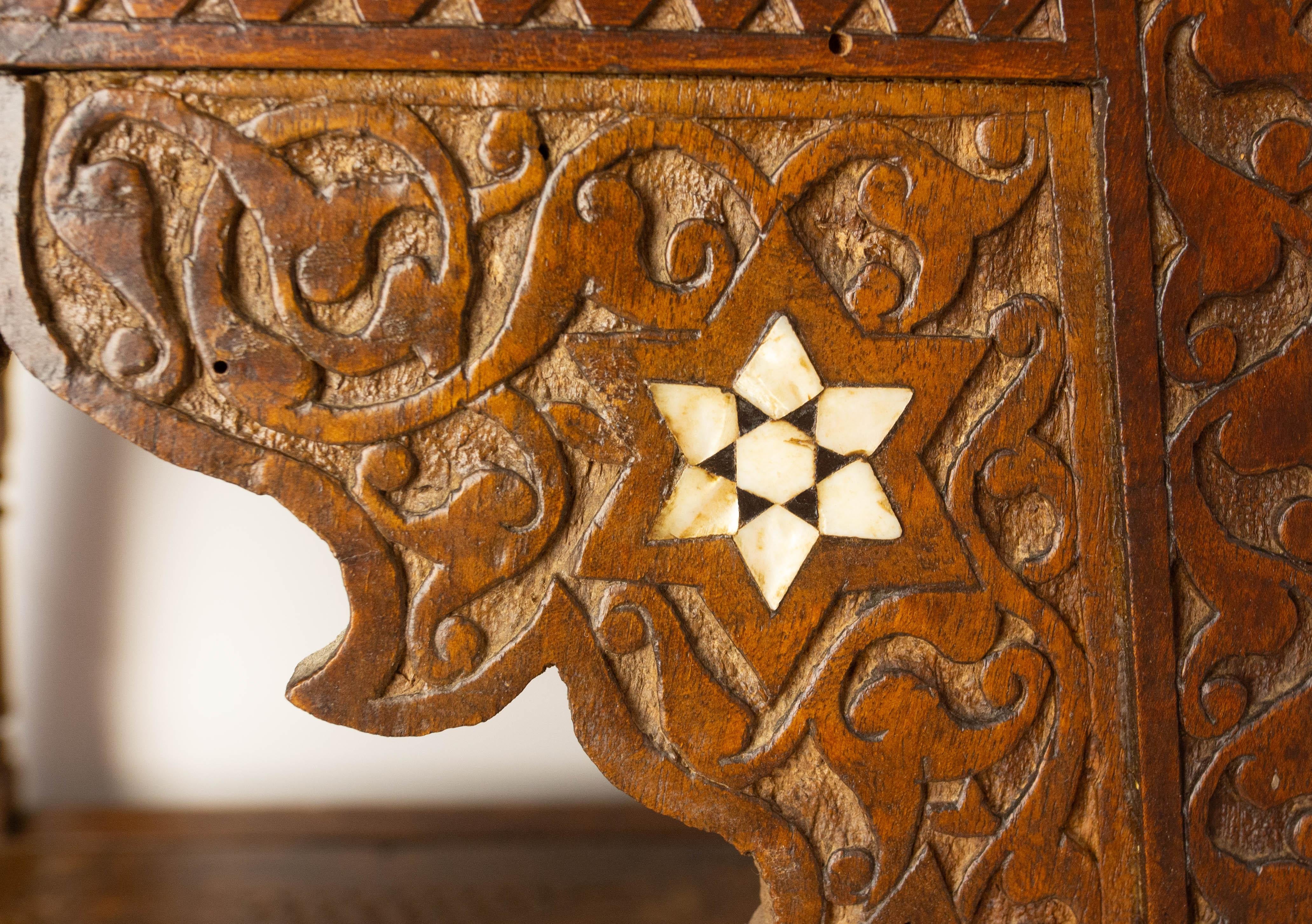 Syrian Hand-Carved & Inlaid Pedestal, early 20th century For Sale 6