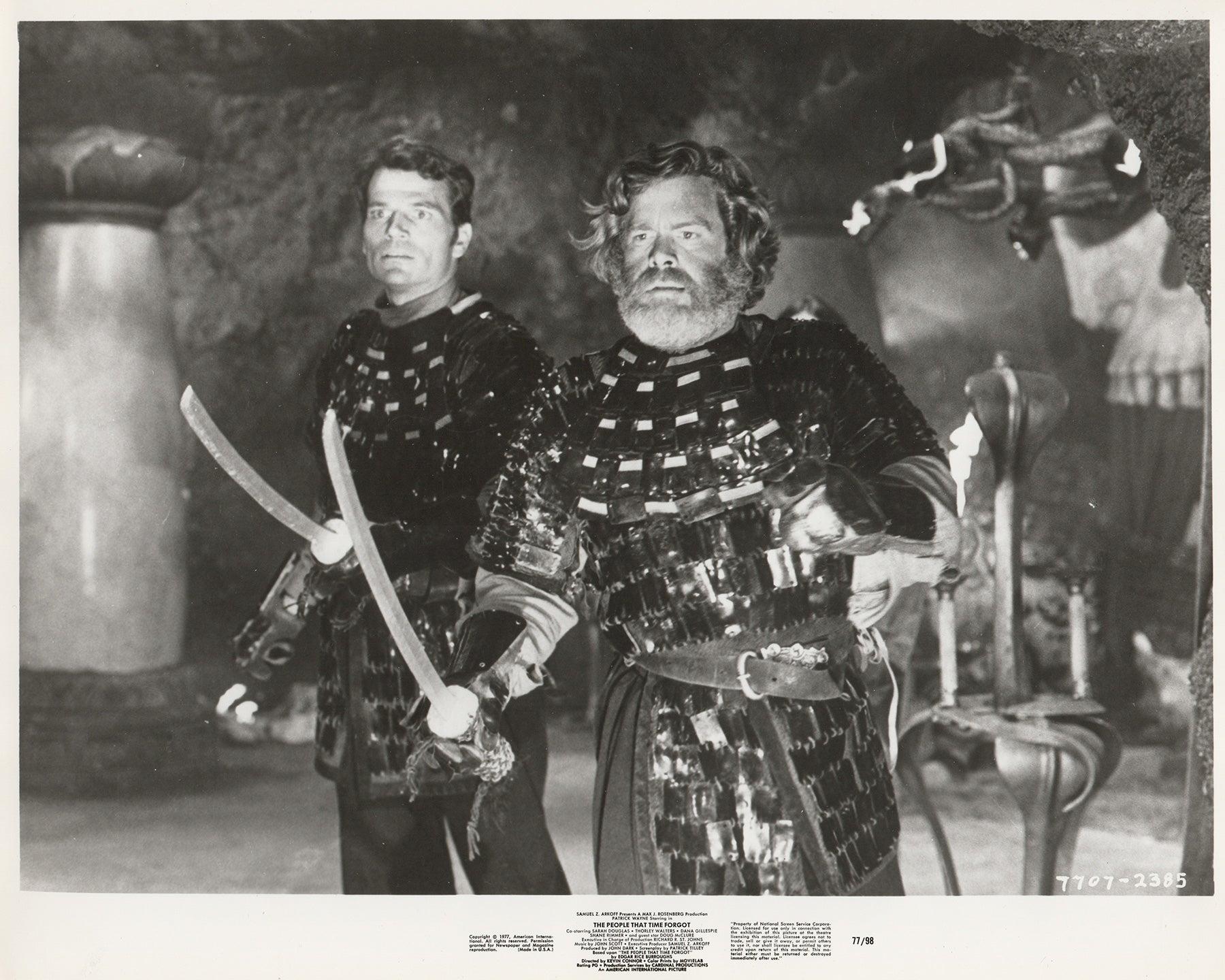 Die Menschen, die die Zeit vergaß (1977) Pressestatement - gerahmt (Holz) im Angebot