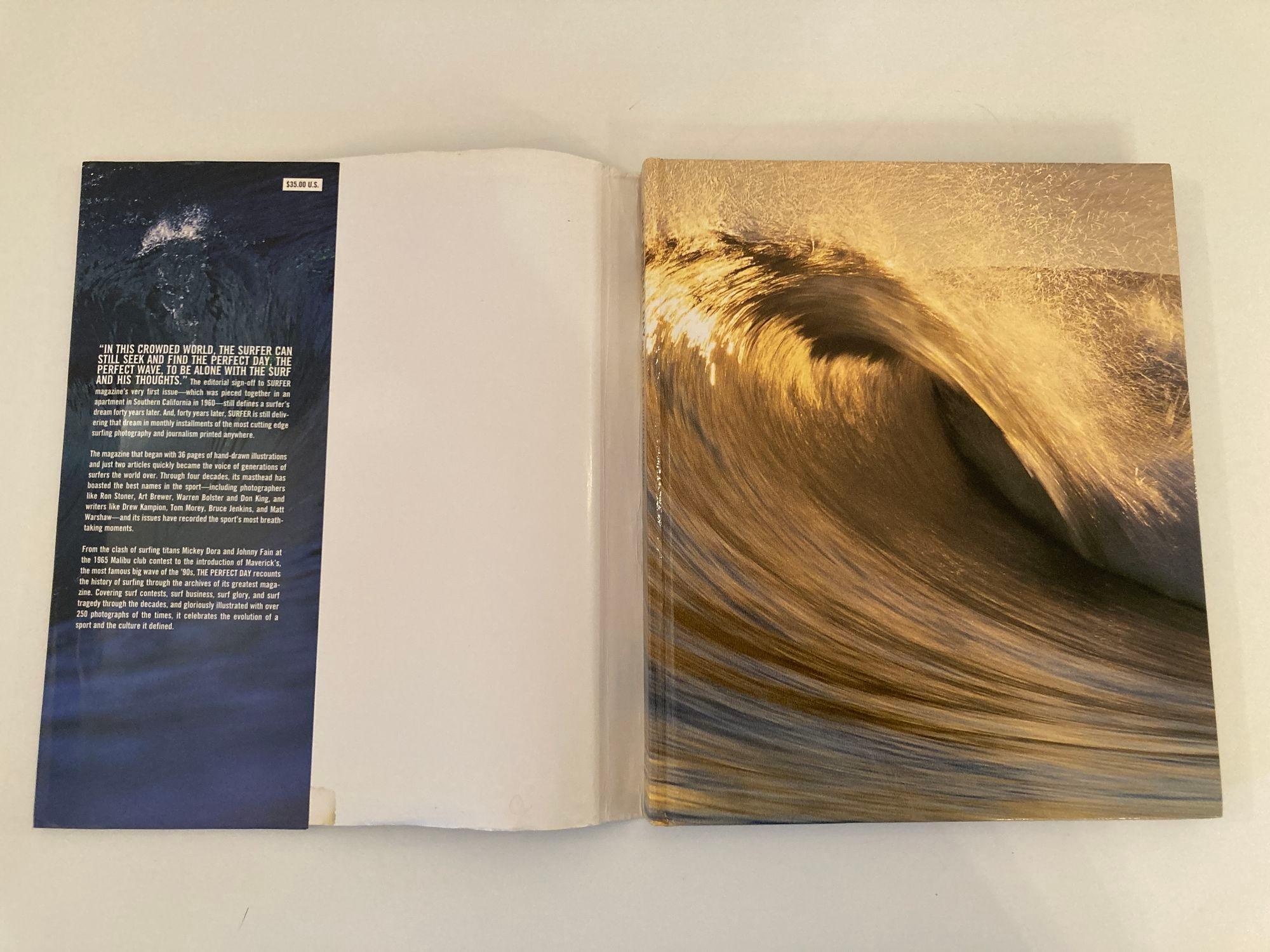 Moderne Le jour parfait, 40 ans de Surfer Magazine en vente