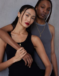 Anello in oro giallo massiccio 18k con taglio laser