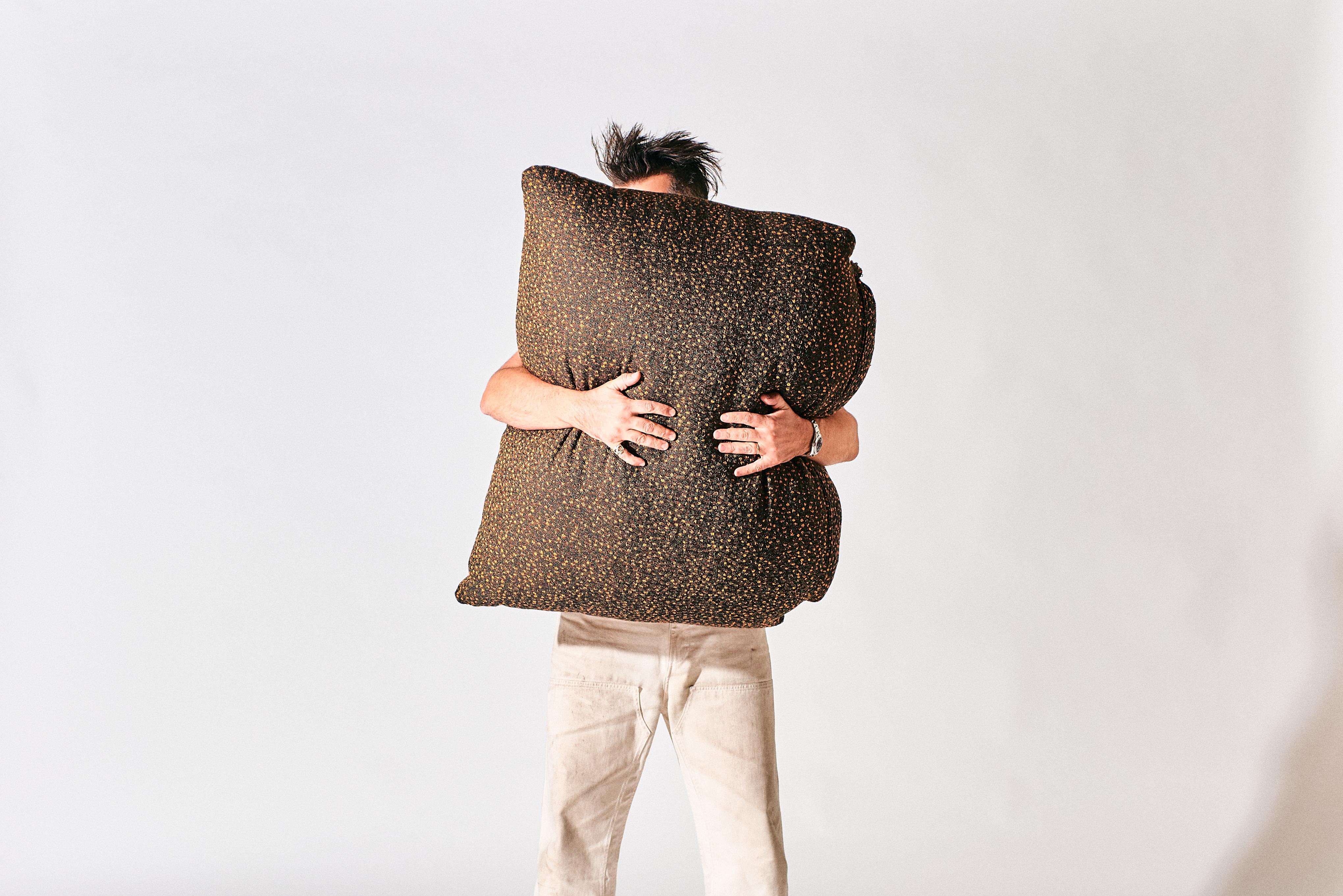 El Sofá Pillow Asiento Triple - Sofá tapizado modular con estructura de aluminio en venta 3