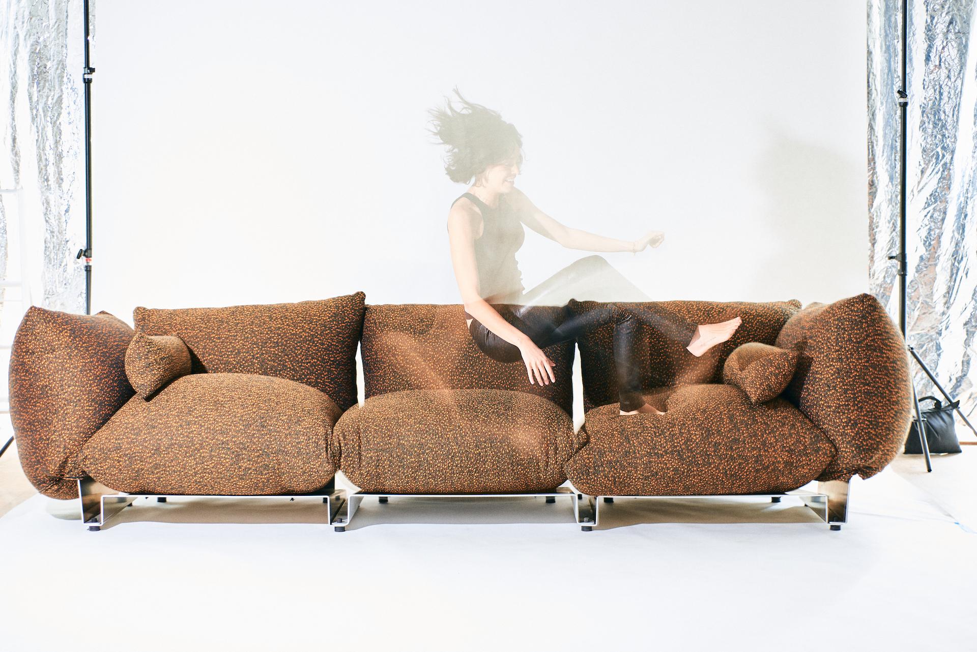 El Sofá Pillow Asiento Triple - Sofá tapizado modular con estructura de aluminio Moderno en venta