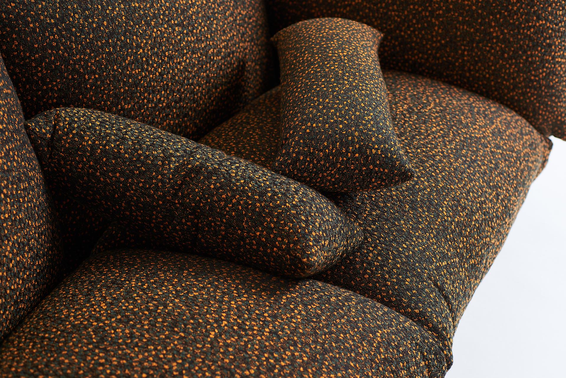 El Sofá Pillow Asiento Triple - Sofá tapizado modular con estructura de aluminio Siglo XXI y contemporáneo en venta