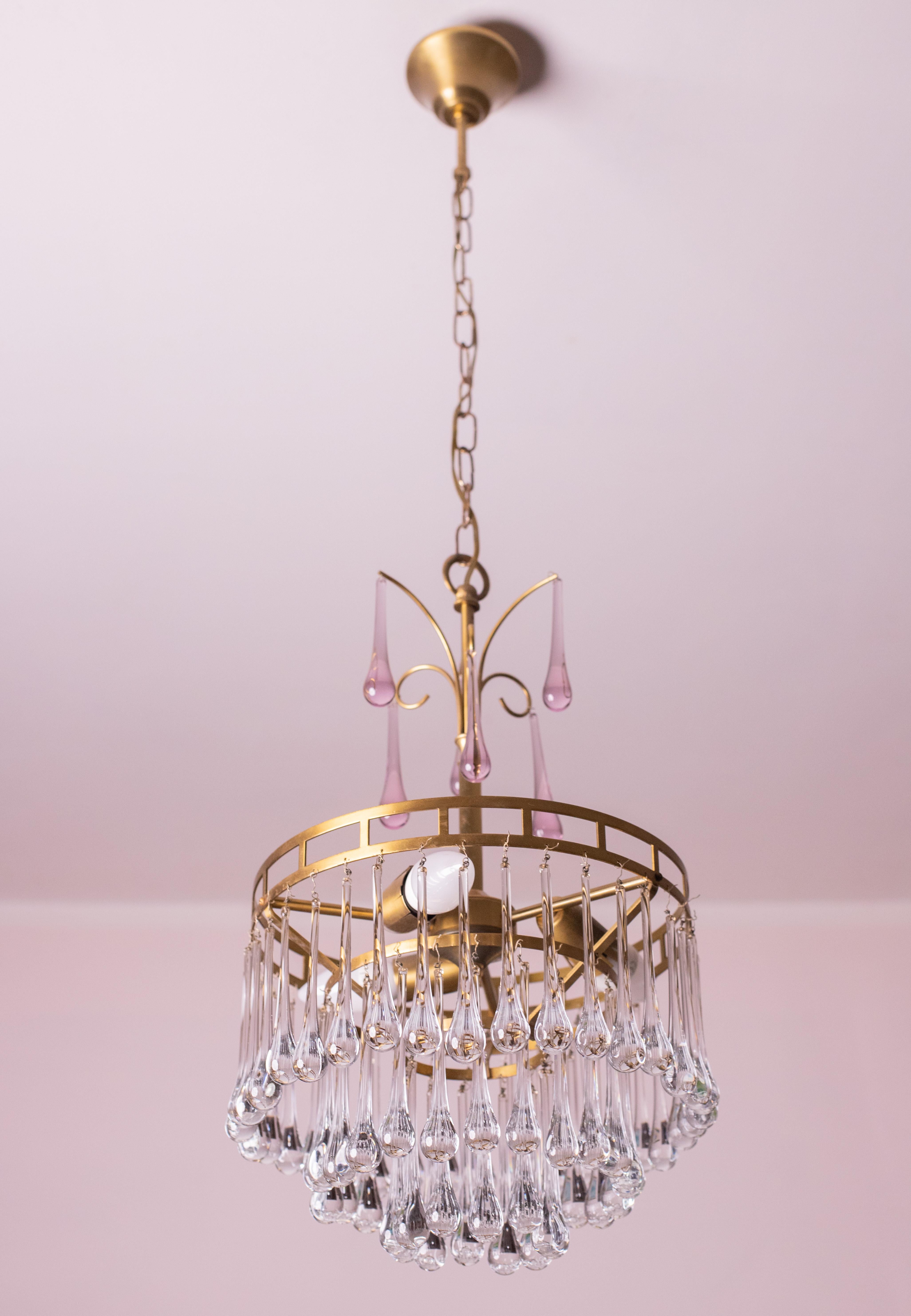 The White Crown, Murano Chandelier White and Purple Drops, 1960s For Sale 6