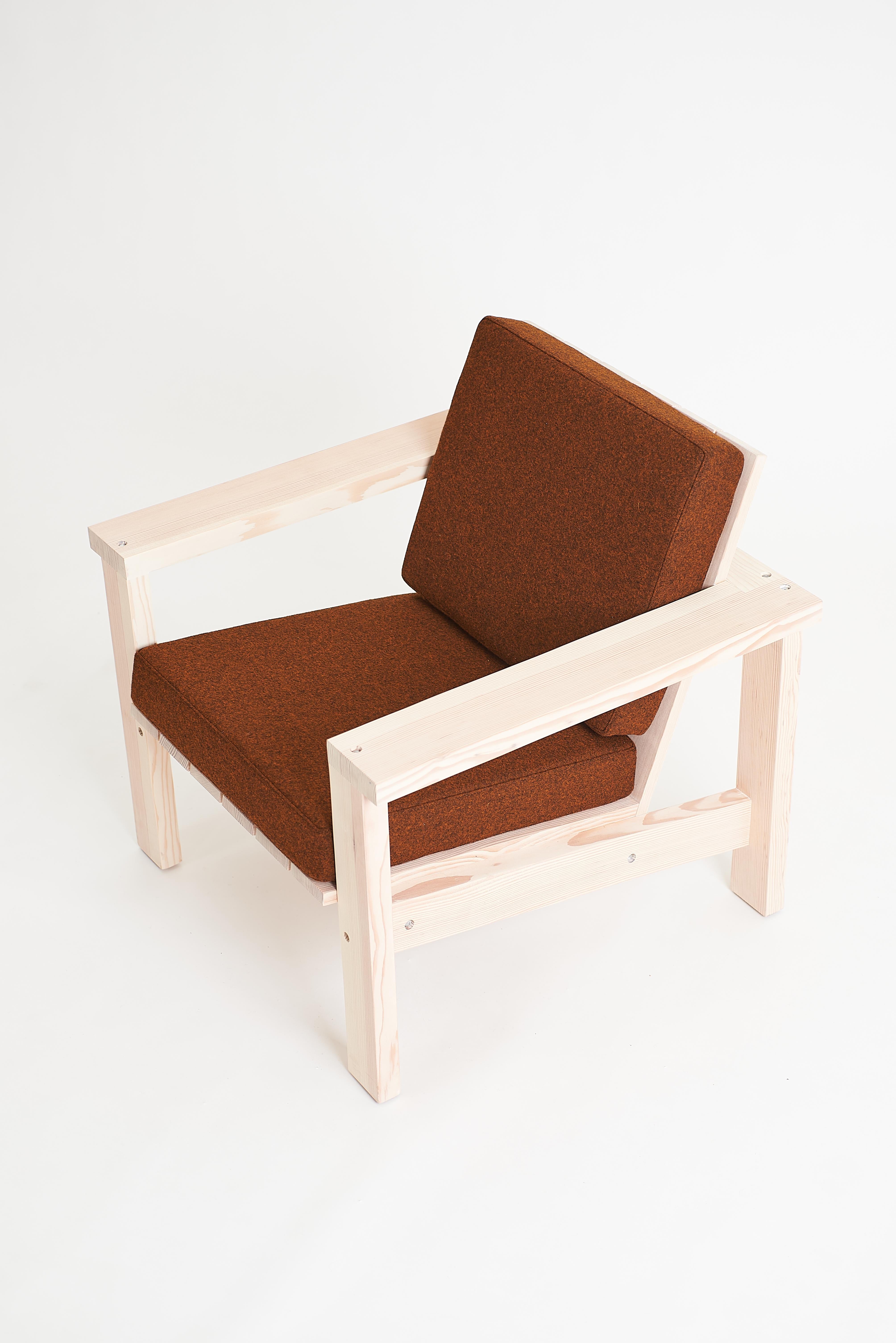 The Plank Lounge - Holz-Loungesessel mit gepolstertem Sitzkissen im Angebot 6