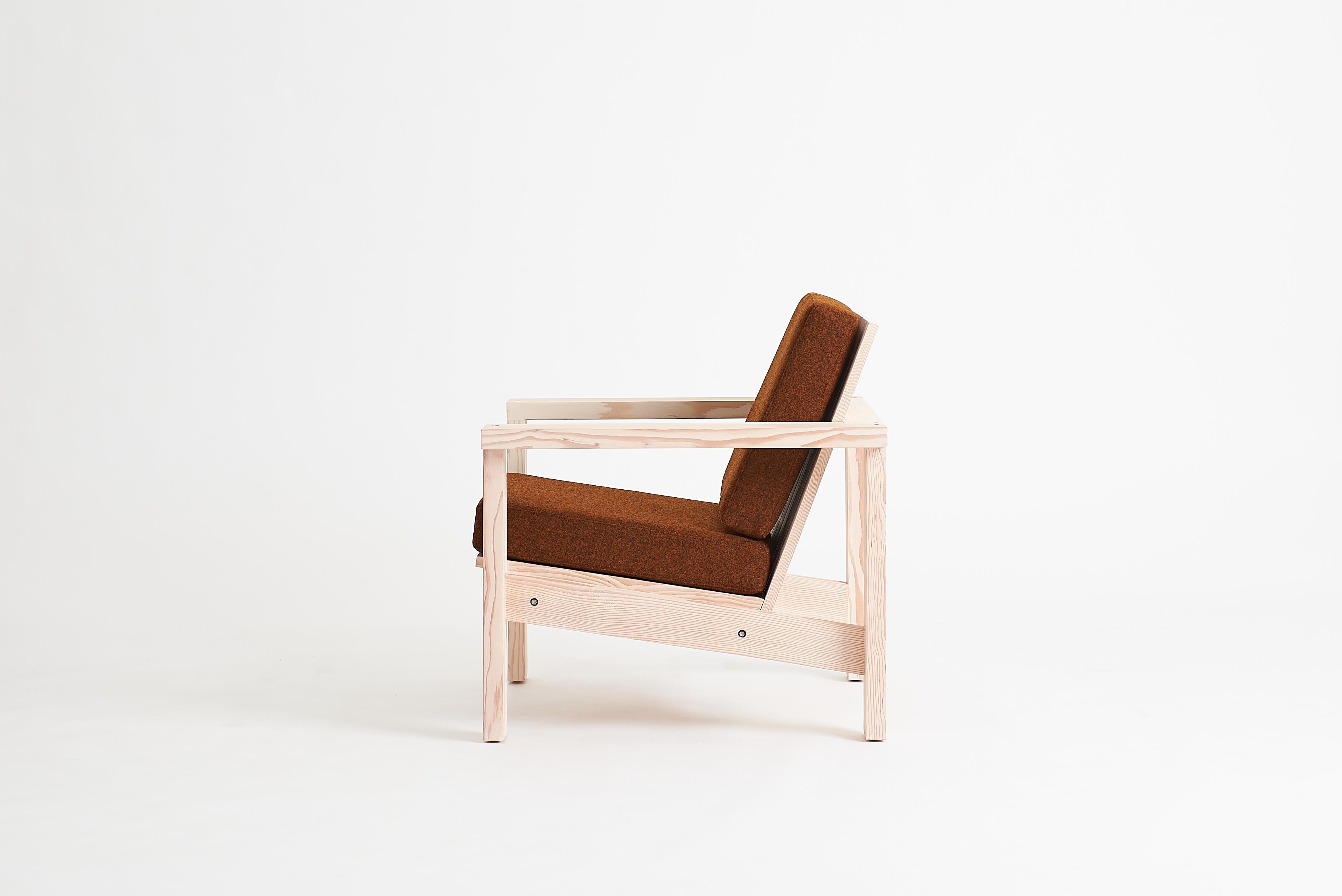 The Plank Lounge - Holz-Loungesessel mit gepolstertem Sitzkissen (21. Jahrhundert und zeitgenössisch) im Angebot