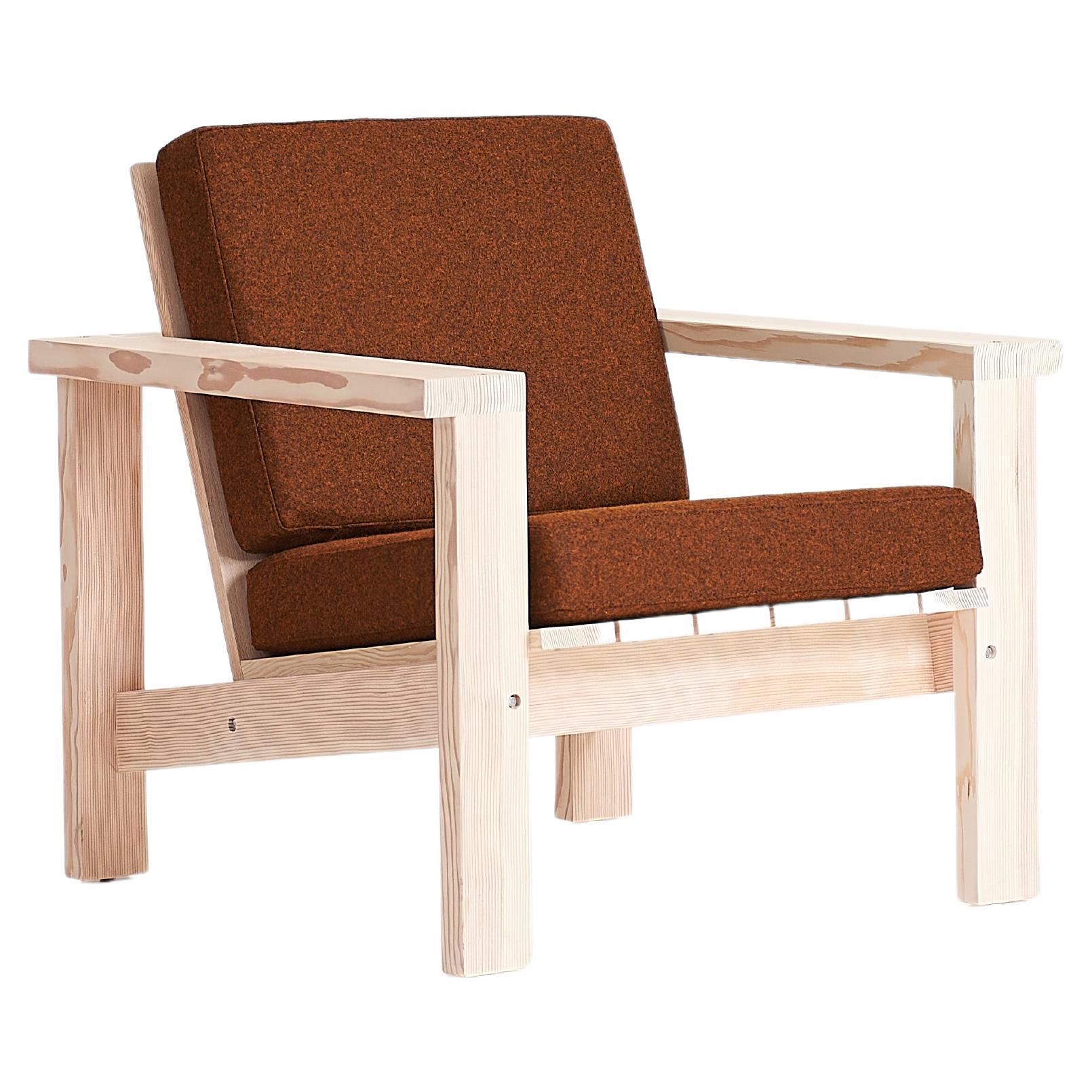The Plank Lounge - Wooden Lounge Chair With Upholstered Seat Cushion