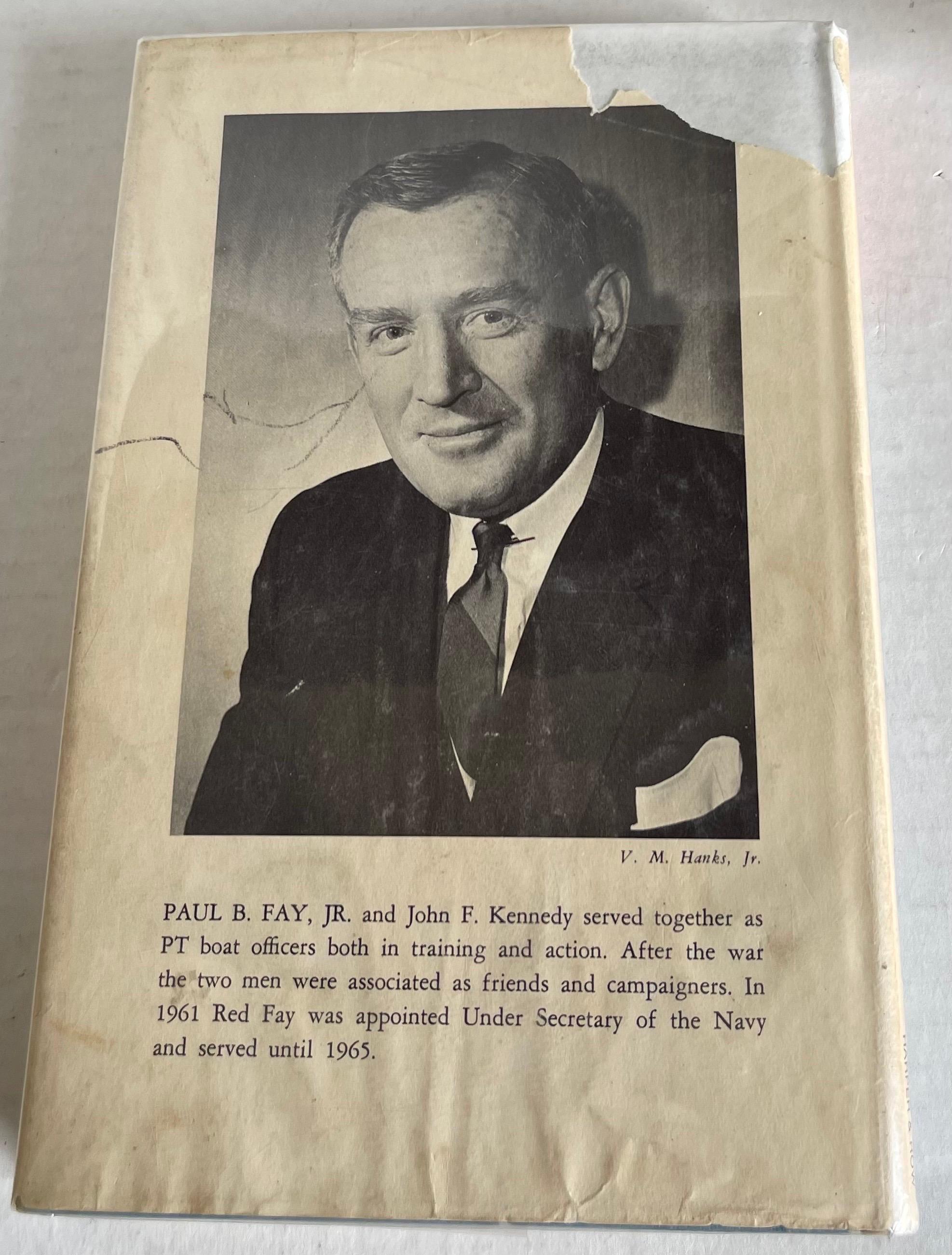 The Pleasure of His Company di Paul B. Fay Jr. 1a edizione con copertina rigida stampata nel 1963. È stata aggiunta la protezione in Mylar per la polvere. 