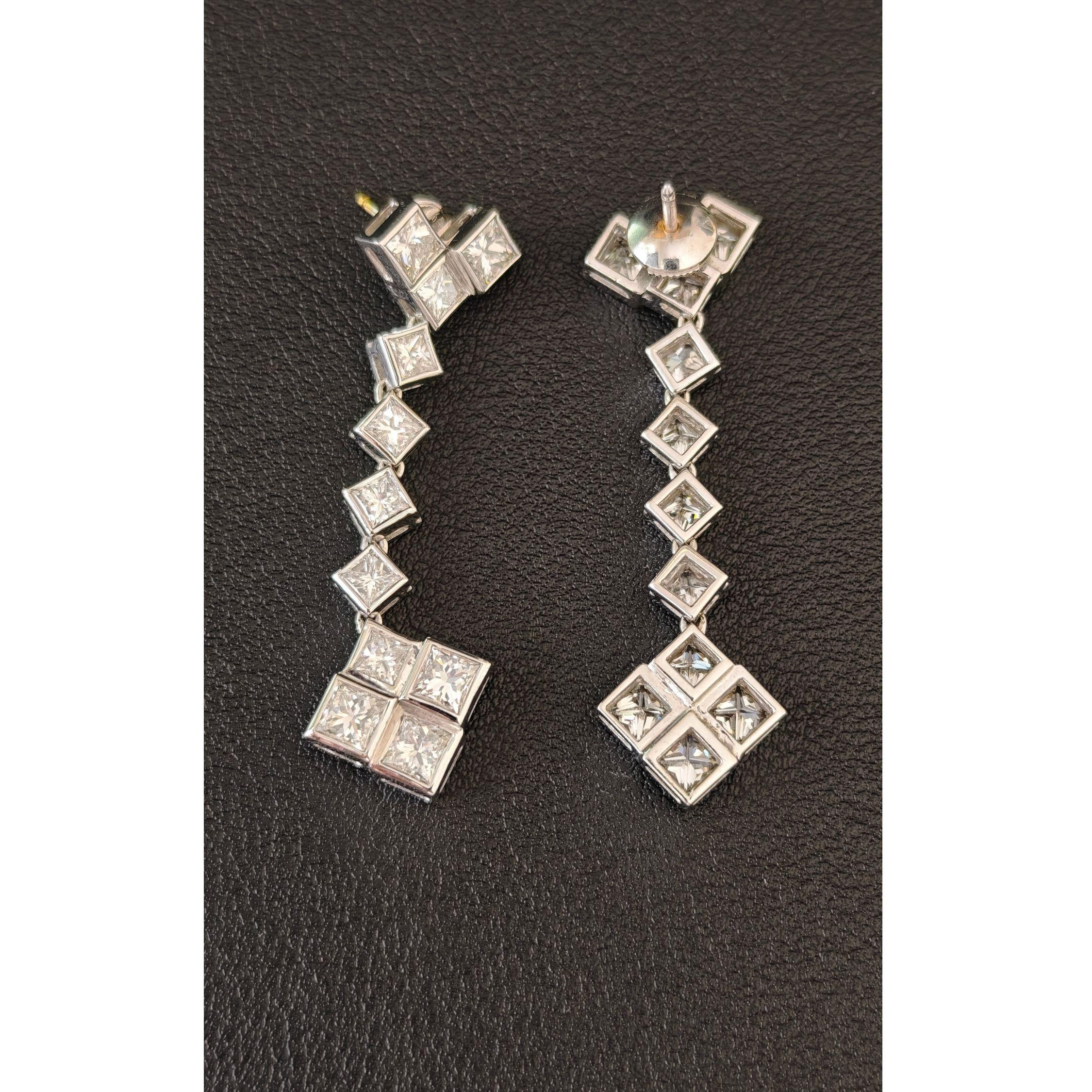 The Princesse Modernity Drop Earings (boucles d'oreilles en forme de goutte d'eau) en vente 4