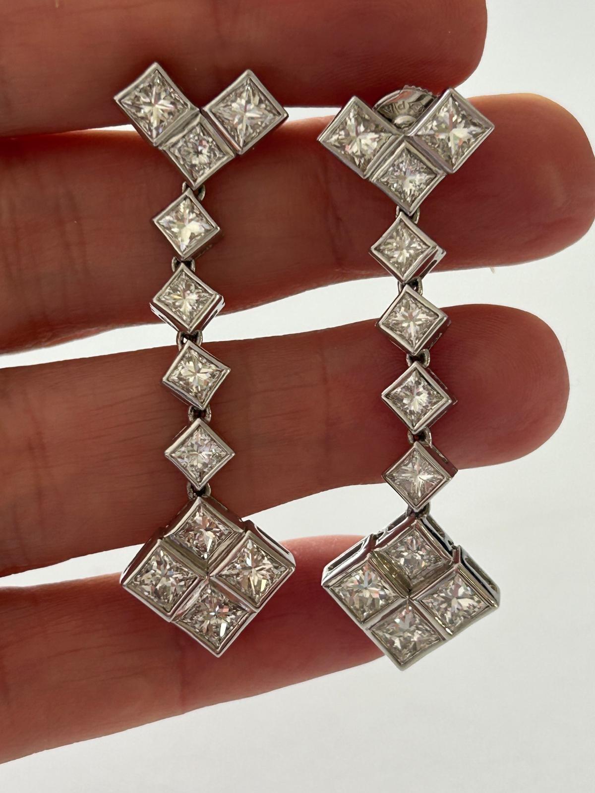 The Princess Cut Modern Drop Earings In New Condition For Sale In Ramat Gan, IL