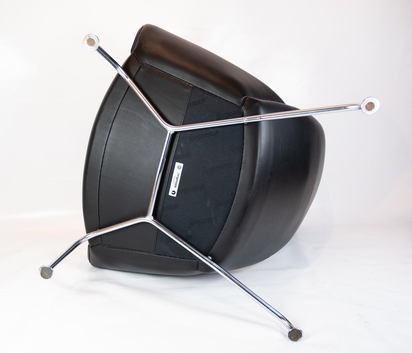 Metal Queen Chair, Model EJ 101, Designed by Hans J. Wegner