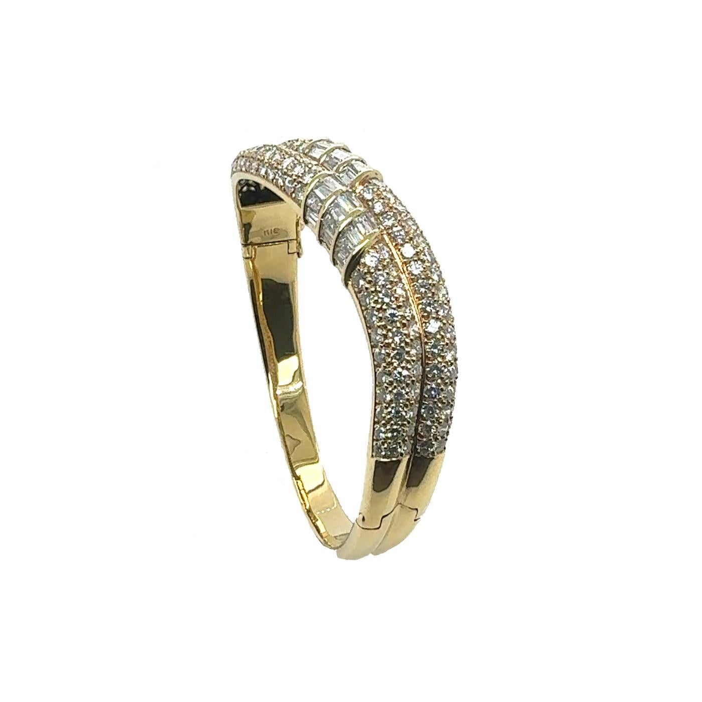 Contemporary The Radiant Elegance Diamond Bangle For Sale