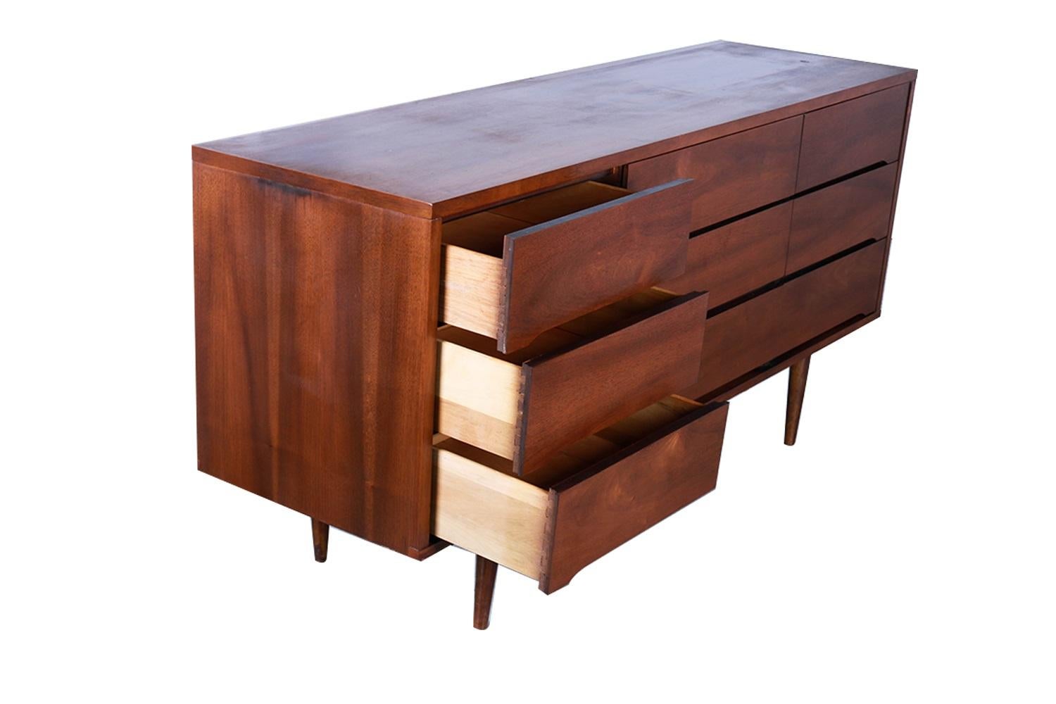American The Real McCoy Mid Century Modern 9 Drawer Dresser
