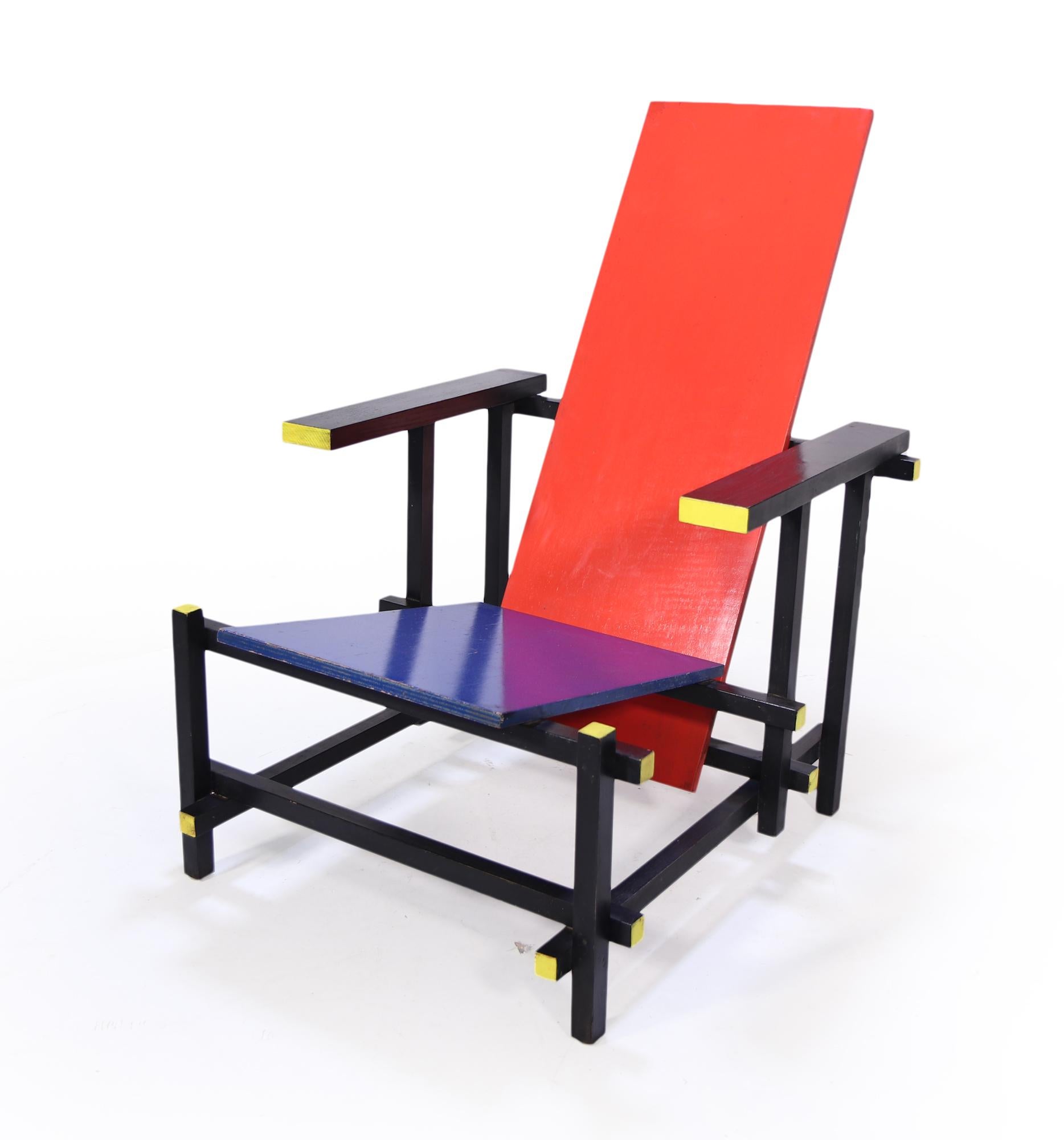 Originally designed in 1918 by Gerrit Rietveld from the ‘De Styijl’ art movement from this period, this example is from the 1970’s and possibly made by Dutch cabinet maker Gerard Groenkan, the chair has age related wear and patina, the structure is