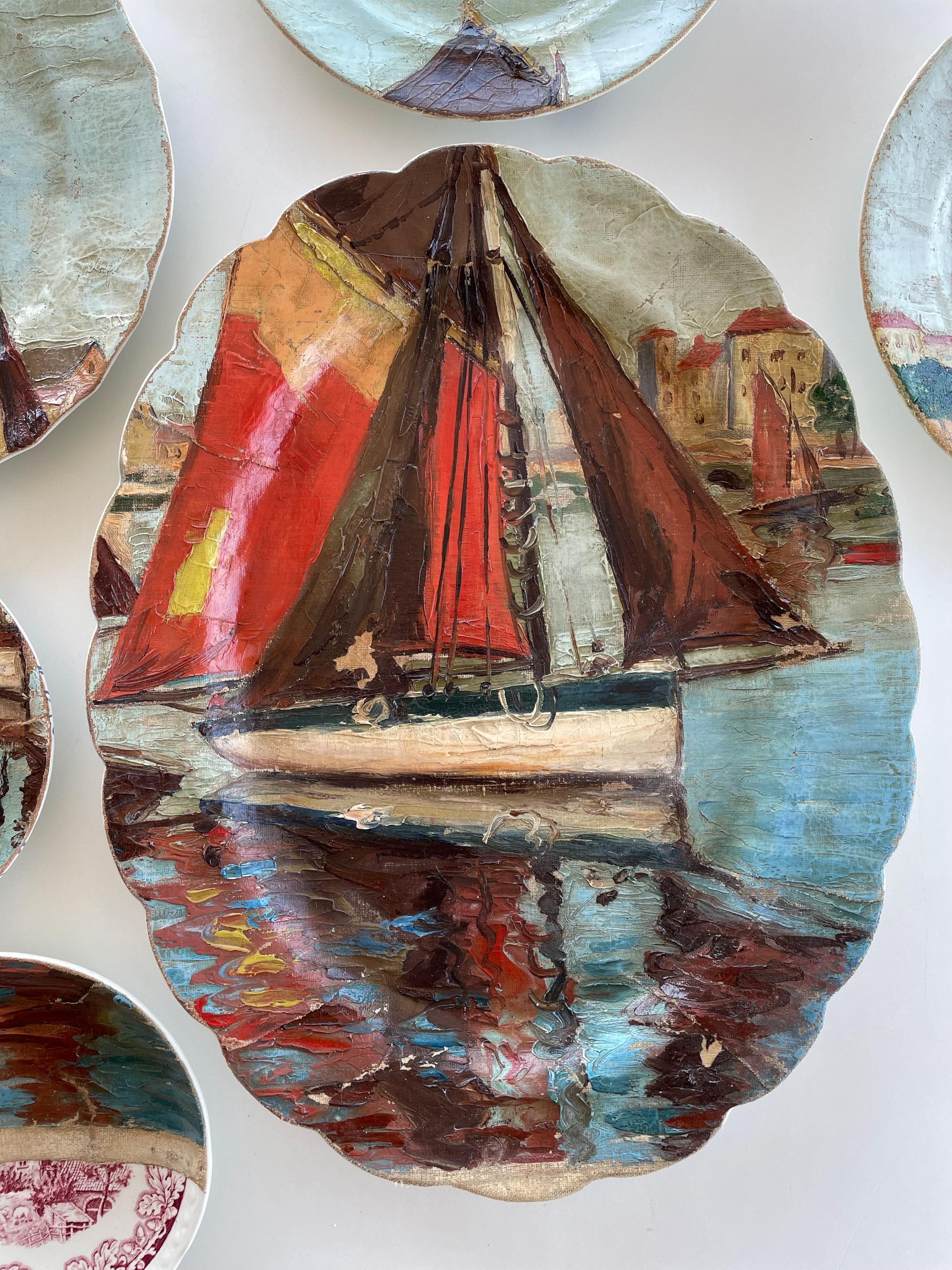 « The Red Sail », composition d'art mural unique d'assiettes décoratives et de peinture État moyen - En vente à AMSTERDAM, NH
