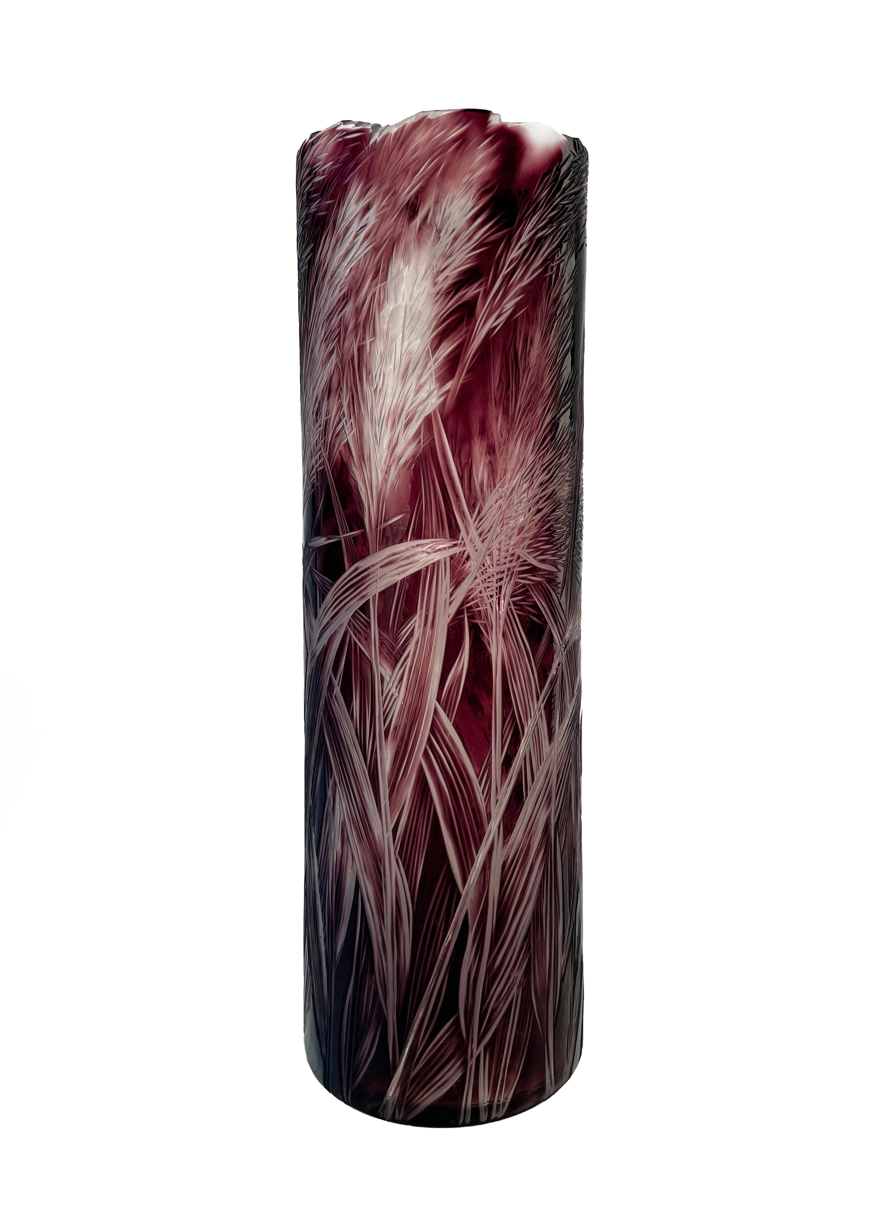 „The Reeds“, geschichtetes mundgeblasenes Glas, handgraviertes organisches Motiv (Tschechisch) im Angebot