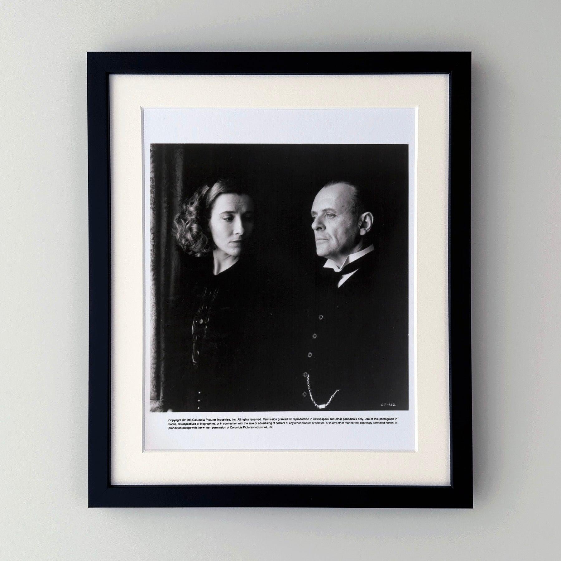 Photo publicitaire originale de 8x10 inches pour The Remains of the Day (1993) avec Anthony Hopkins et Emma Thompson.

Les photos de publicité (film/production) ont été créées pour aider les studios à promouvoir leurs nouveaux films. Les photos ont