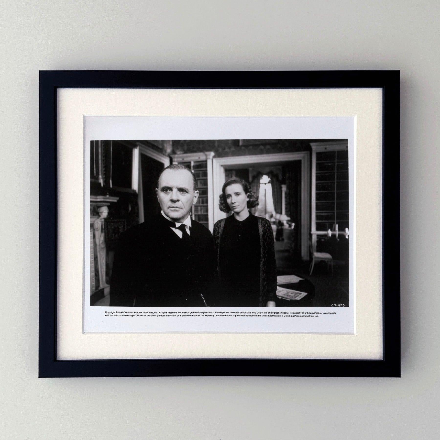 Photo publicitaire originale de 8x10 inches pour The Remains of the Day (1993) avec Anthony Hopkins et Emma Thompson.

Les photos de publicité (film/production) ont été créées pour aider les studios à promouvoir leurs nouveaux films. Les photos ont