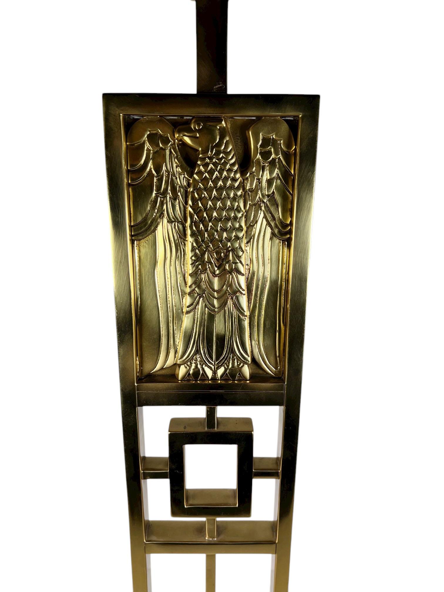 Laiton Lampe de la République en laiton avec abat-jour en vente