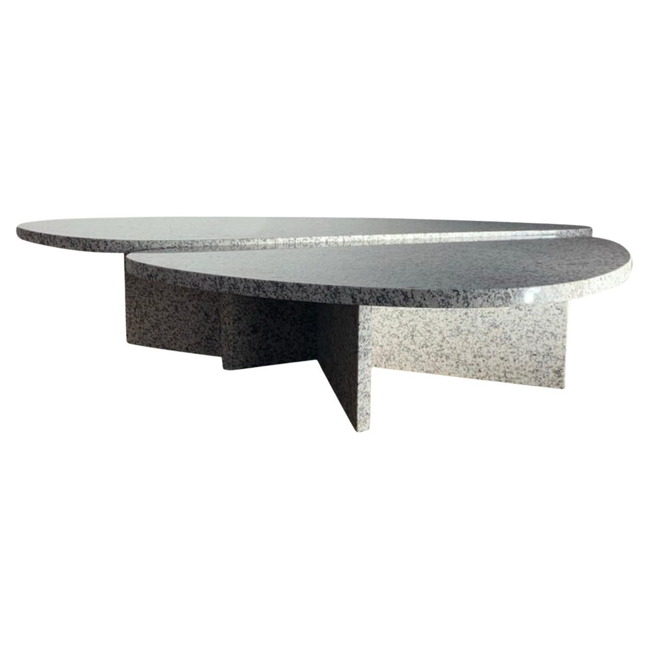 Il tavolino da caffè a petali di granito "Rhea" di Willy Ballez, circa 1970 in vendita