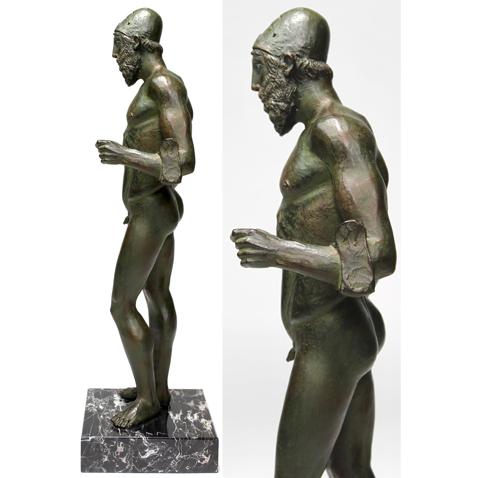 20ième siècle The Riace Warriors, une paire de figurines en cuivre moulé à froid et en résine Replica  en vente
