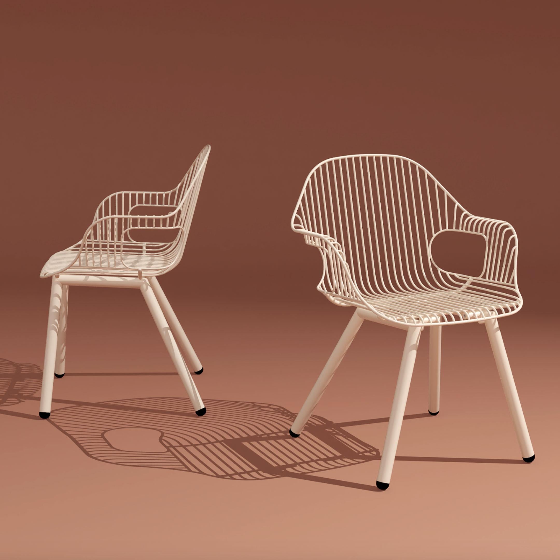 Mid-Century Modern The Rita Chair - Fauteuil à accoudoirs en noir en vente