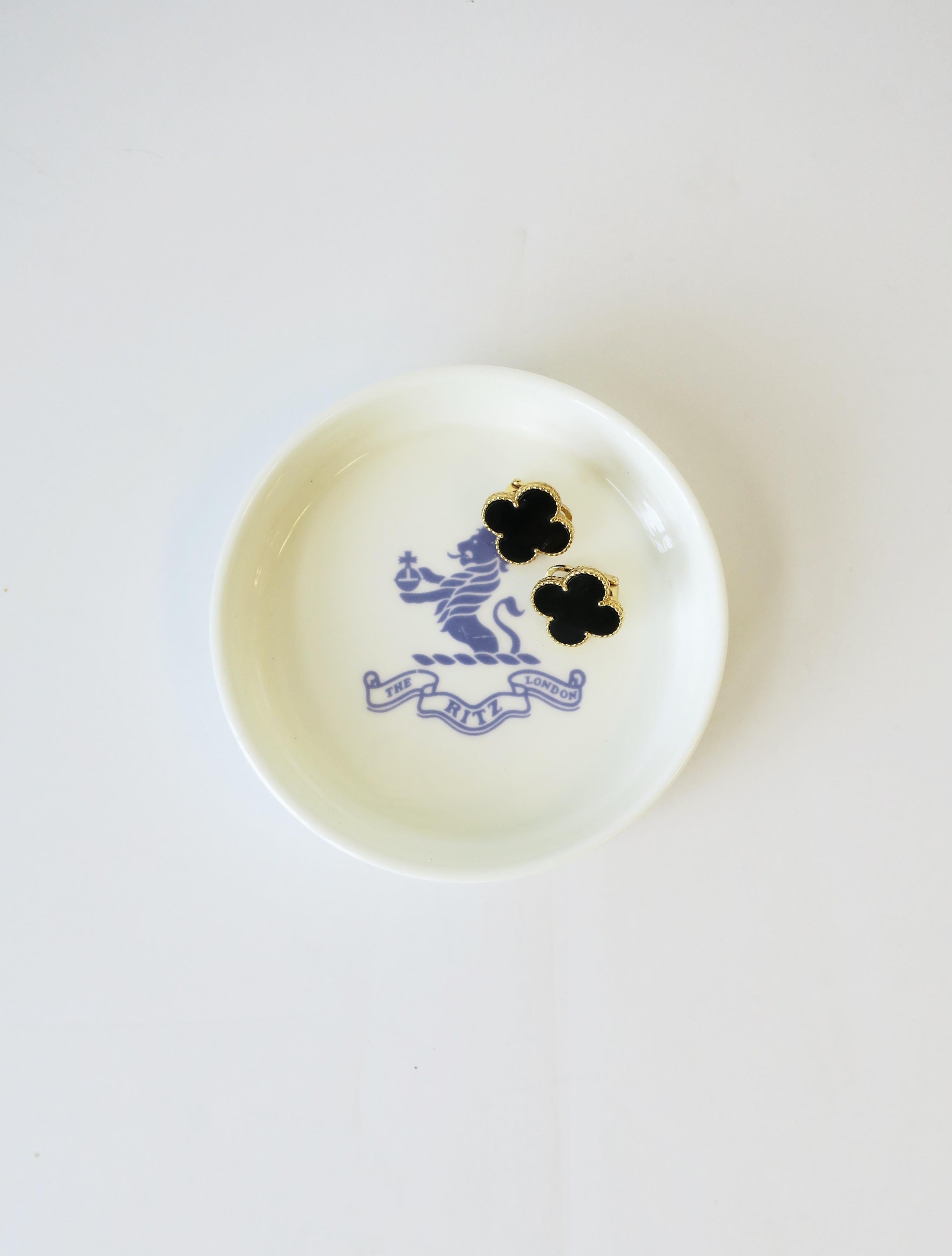 The Ritz Hotel London Blue and White Porcelain Jewelry Dish by Royal Doulton In Good Condition In New York, NY