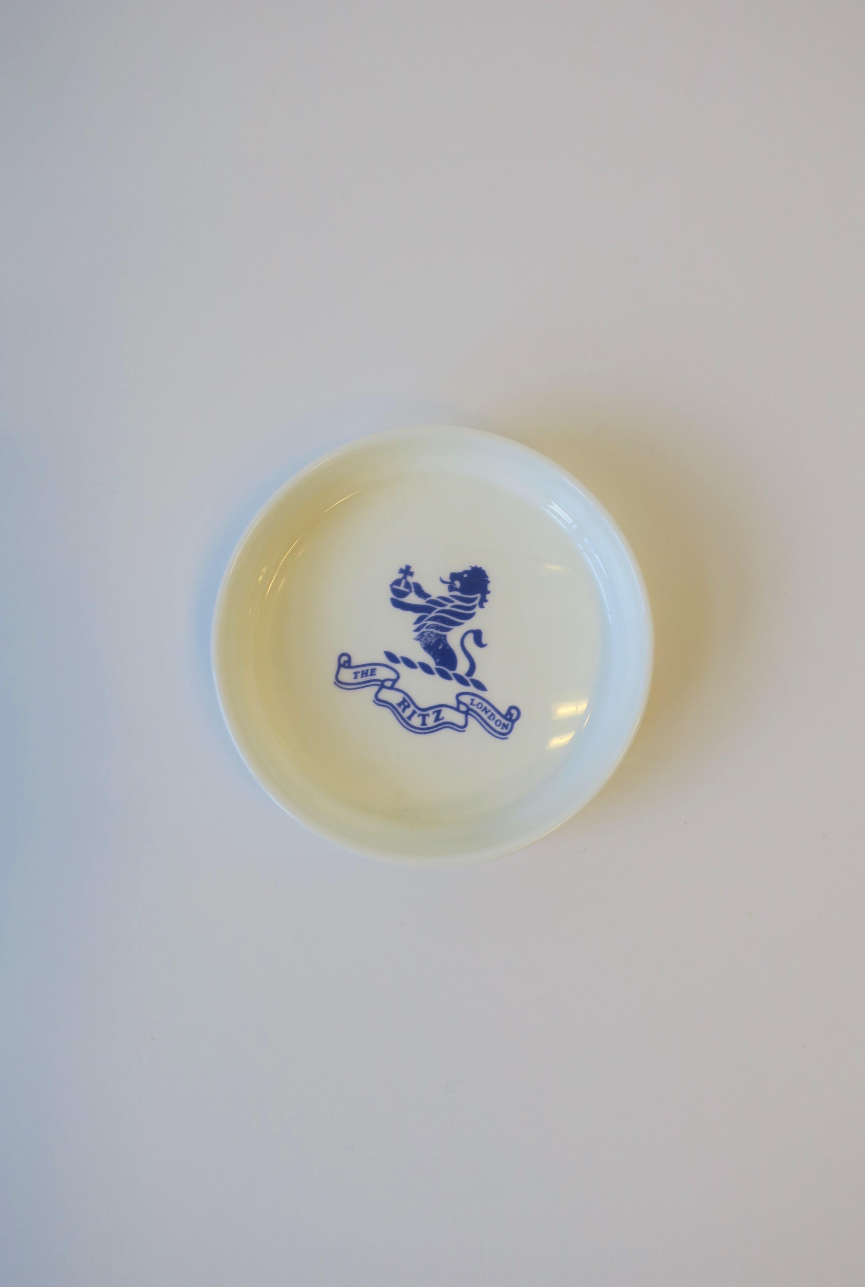 The Ritz London Blue and White Porcelain Jewelry Dish In Good Condition In New York, NY