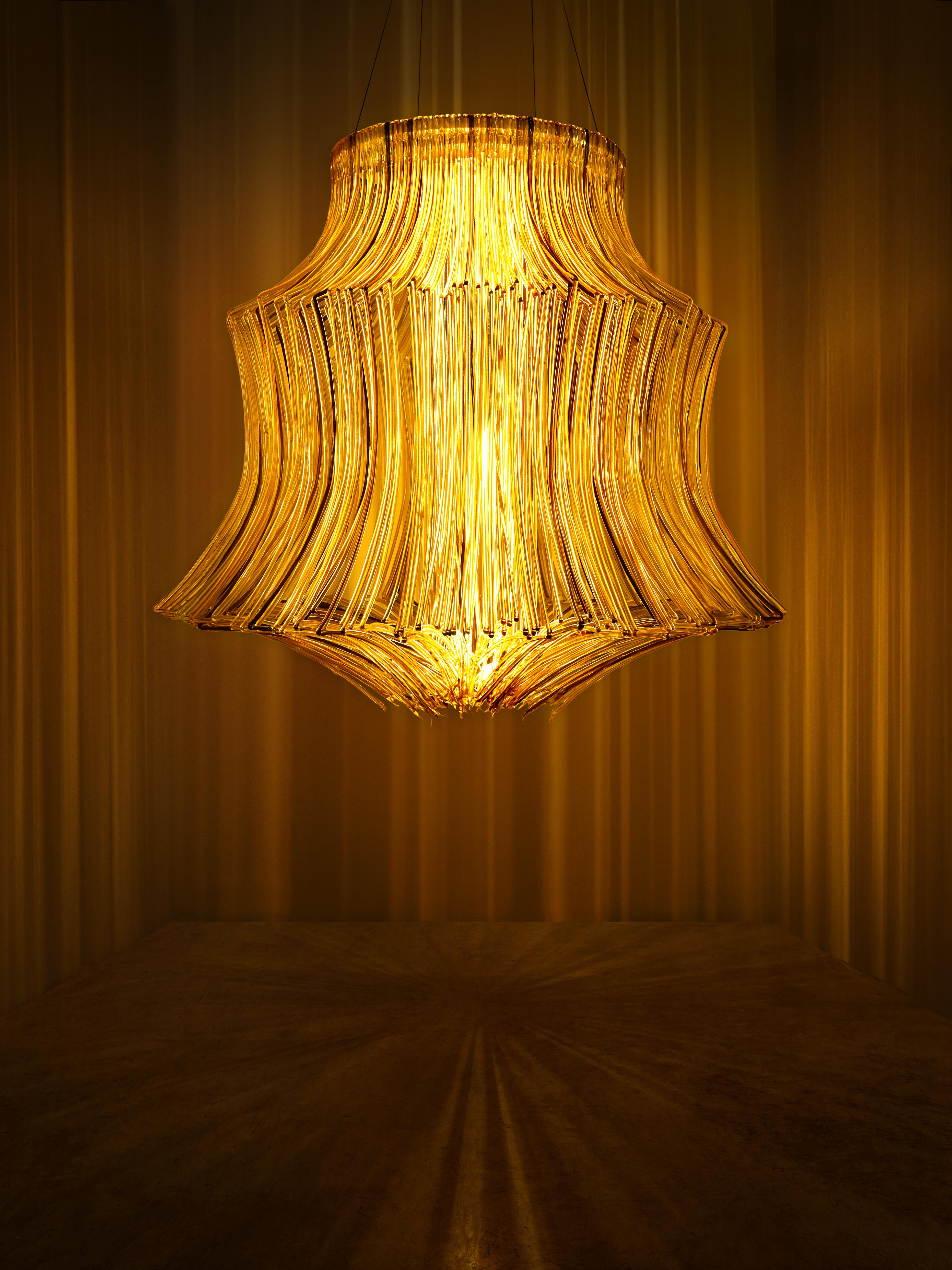 The Rivers Collections / Indo Chandelier
Handmade in polycarbonate by Jacopo Foggini


Jacopo Foggini presents the new Rivers chandeliers collection. A collection
consisting of eight pieces, luminous sculptures in polycarbonate, majestic and
out of