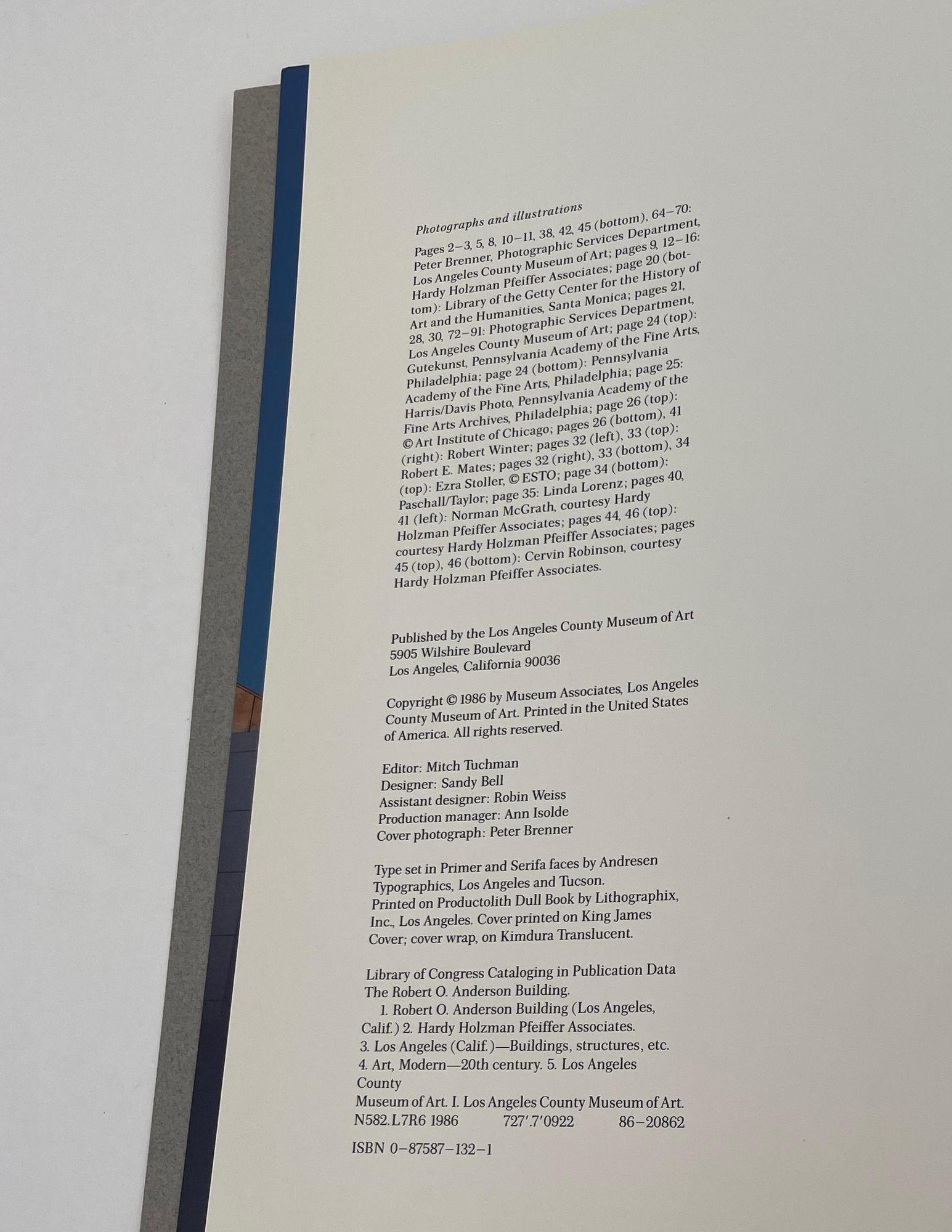 20ième siècle The Robert O. Anderson Building Paperback 1986 édition anglaise en vente