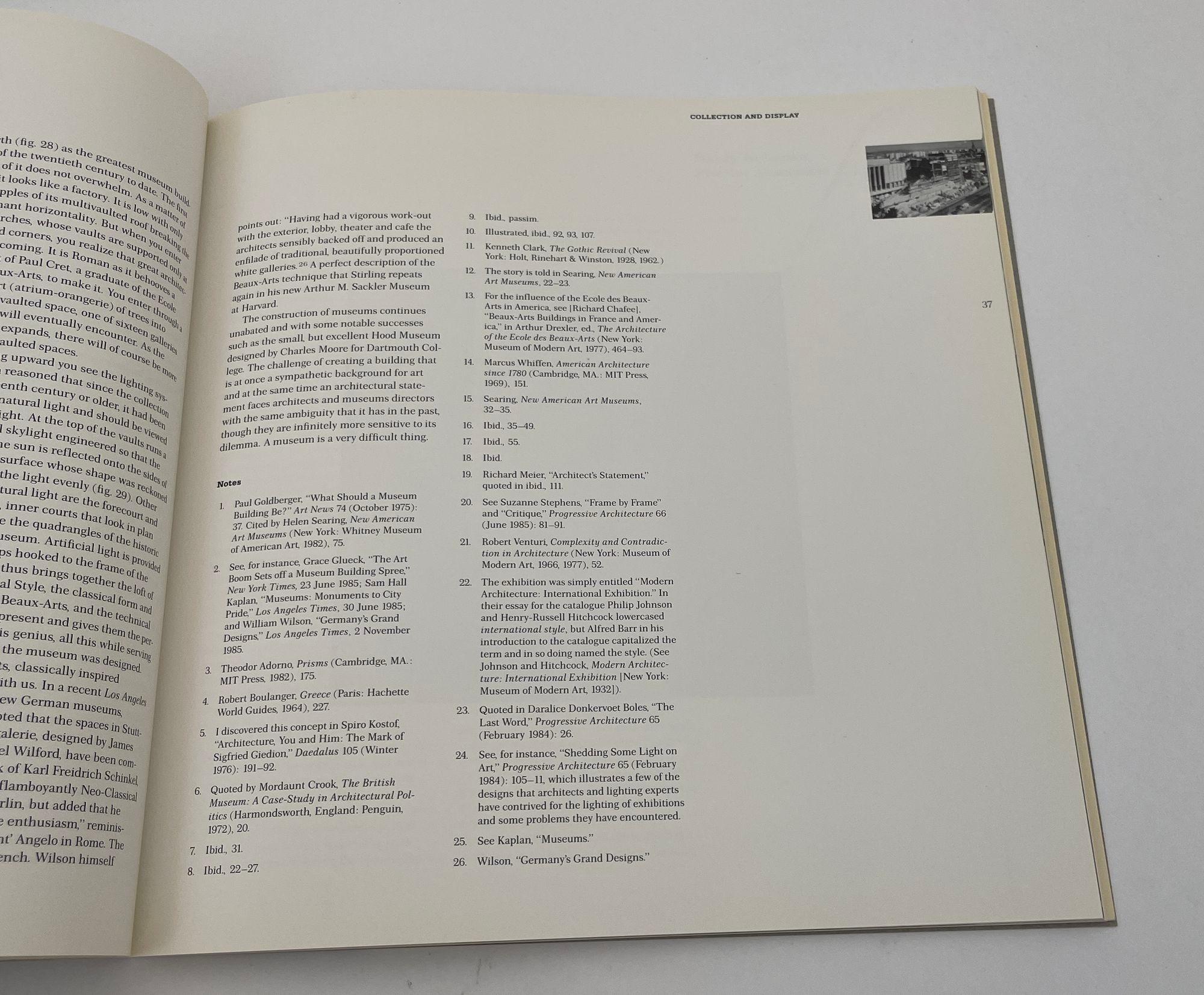 The Robert O. Anderson Building Paperback 1986 édition anglaise en vente 2