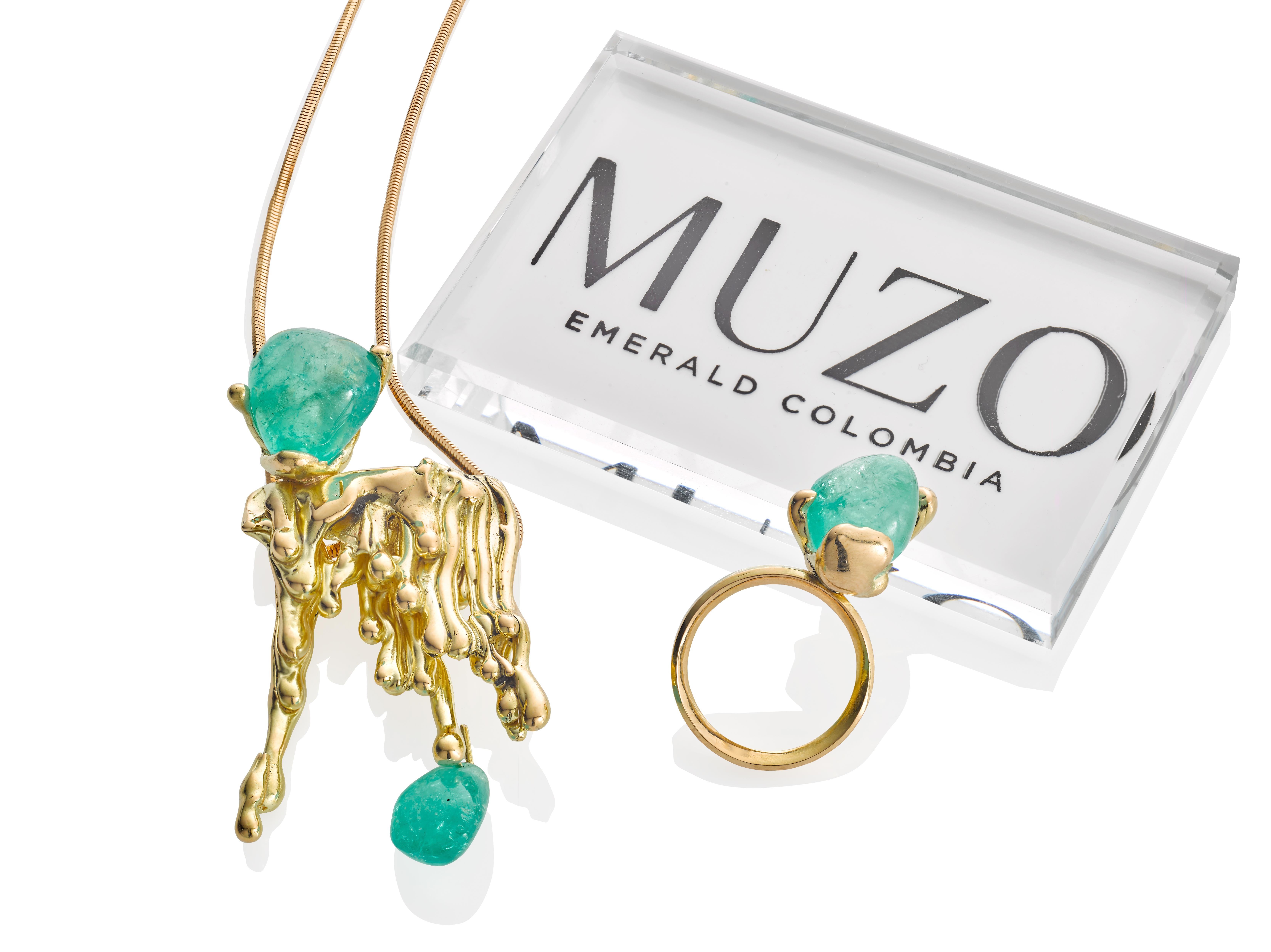 Contemporary Molten MUZO Ring II 18 Carat Fairtrade Gold 12.44 Carat Emerald For Sale