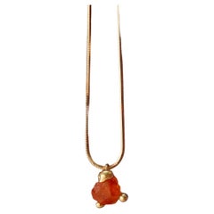 Collar de cristal de granate espesartita The Rock Hound de oro amarillo de 18 quilates