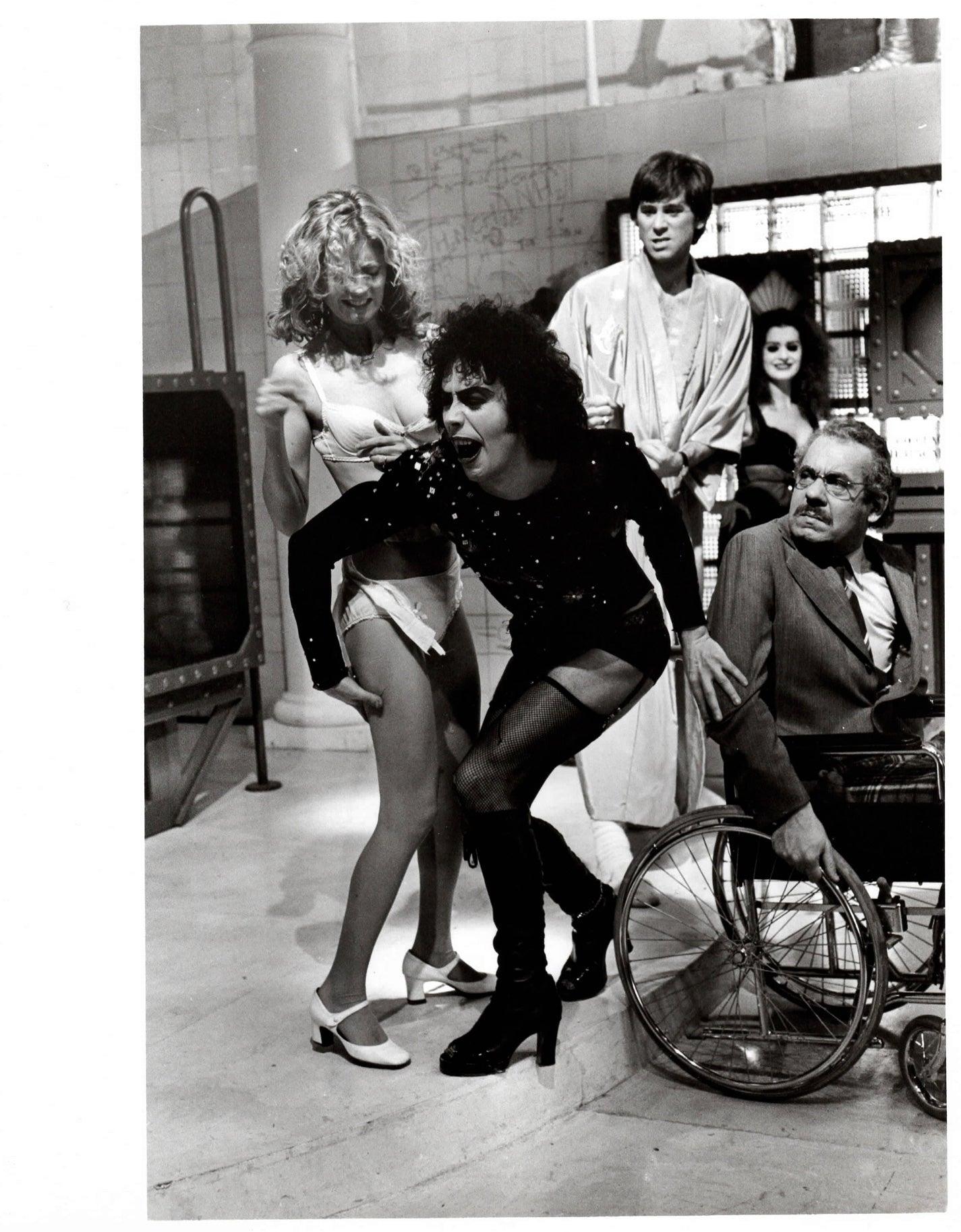The Rocky Horror Picture Show 1975 Pressewerbung Film Filmstill gerahmt im Zustand „Hervorragend“ im Angebot in Bath, Somerset